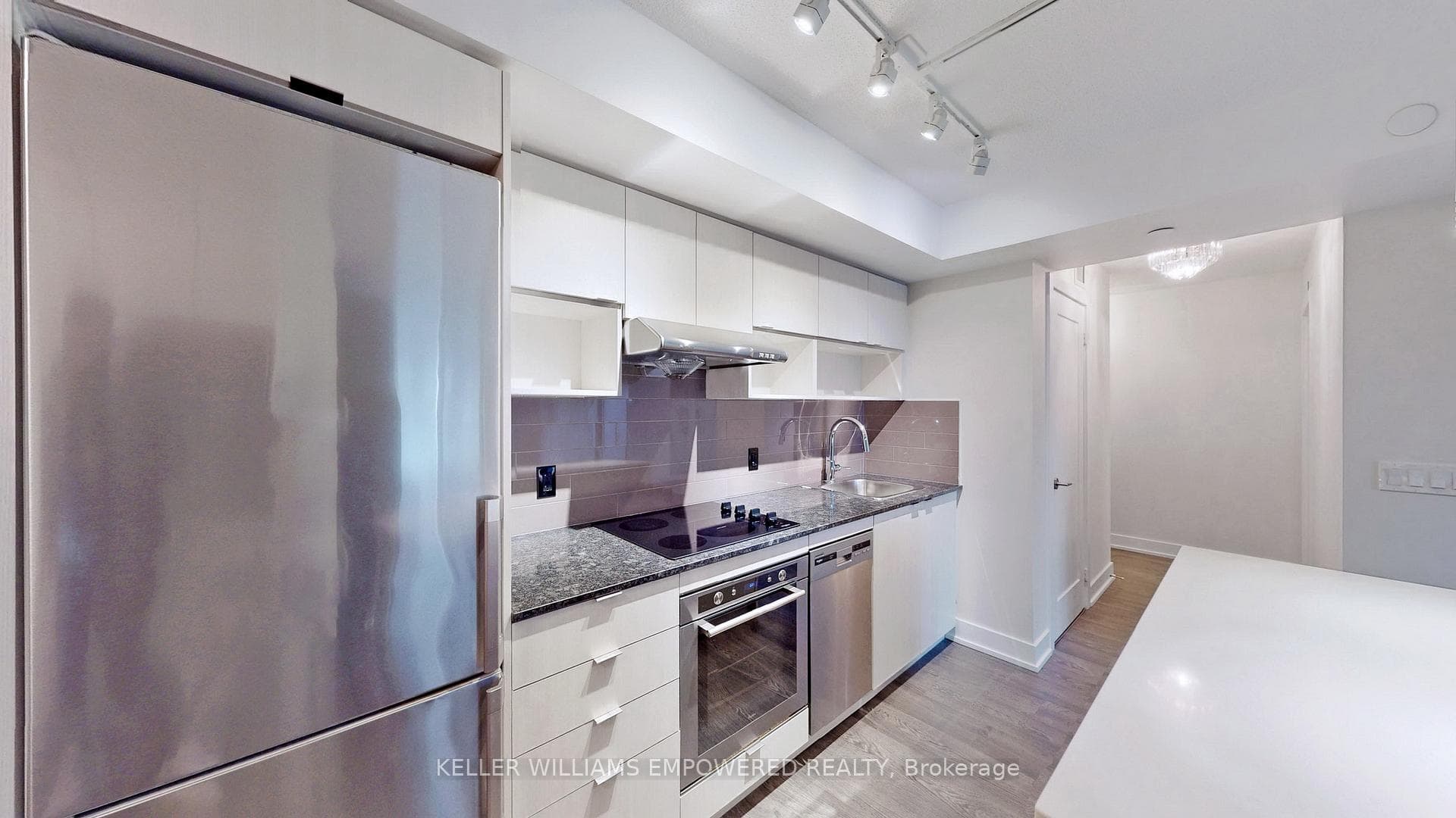 7 Mabelle Avenue Unit 806 photo 20