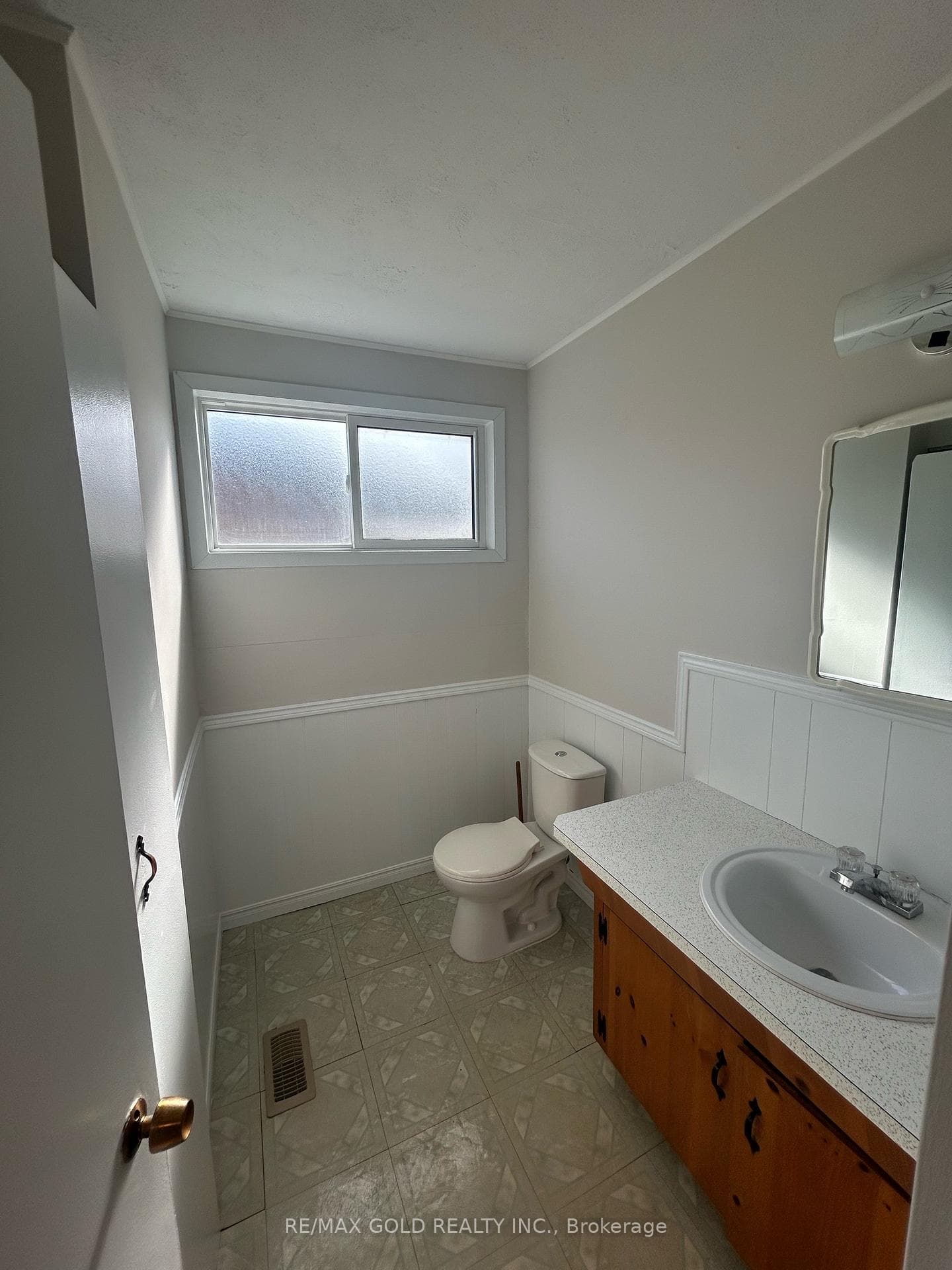 19 Argyle Crescent photo 16