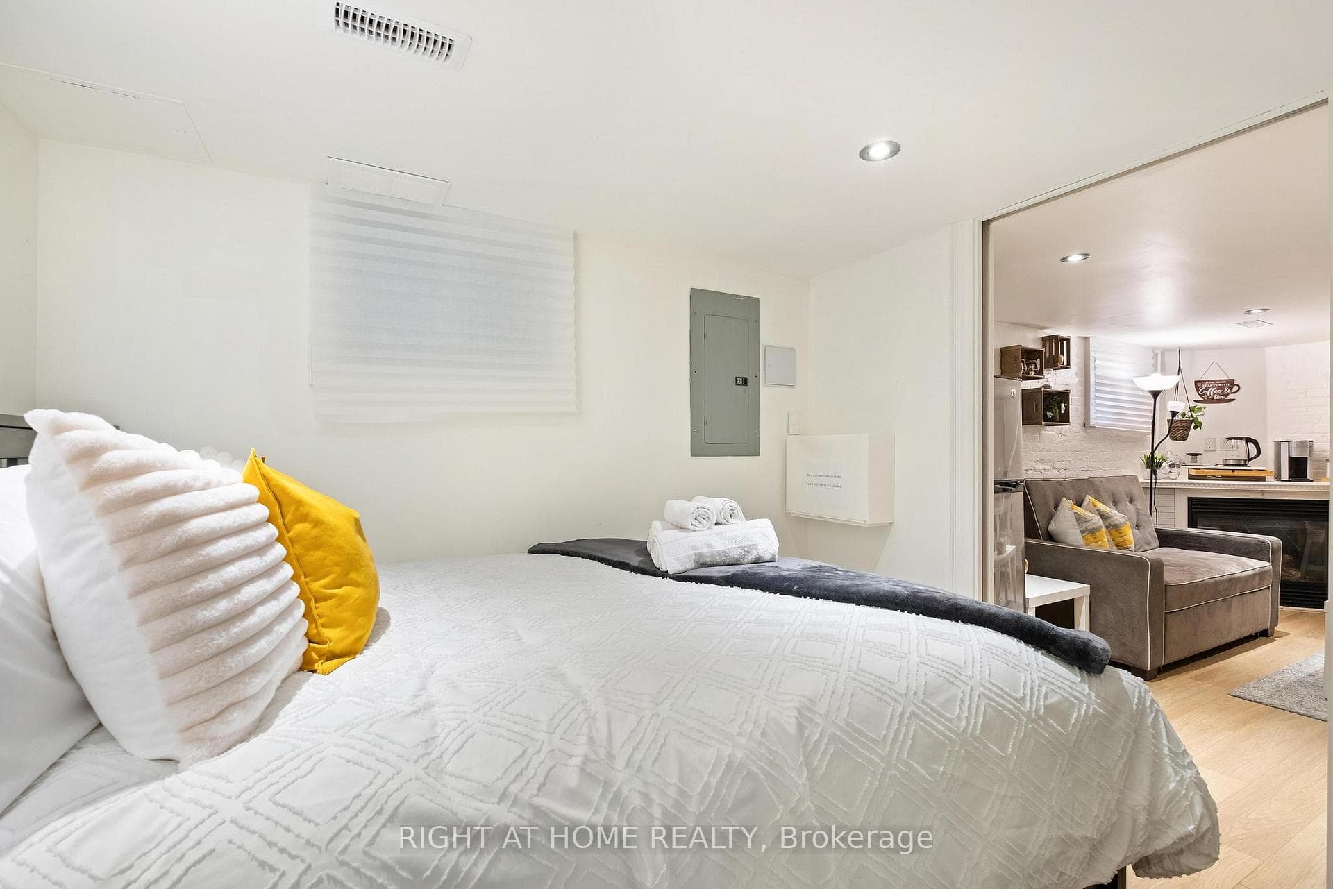 153 Cranbrooke Avenue photo 30
