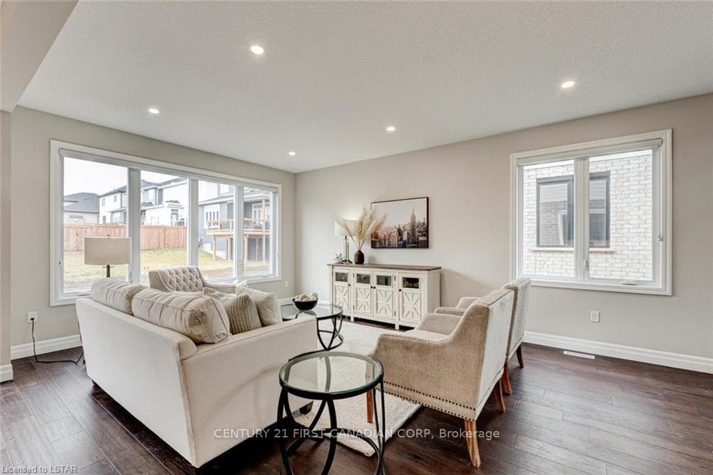 124 Basil Crescent photo 10