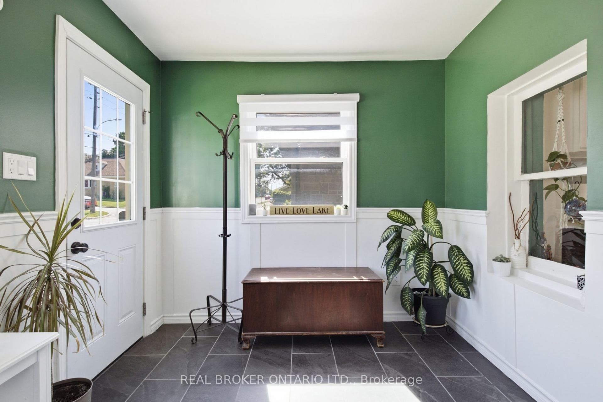 520 Elma Street photo 15