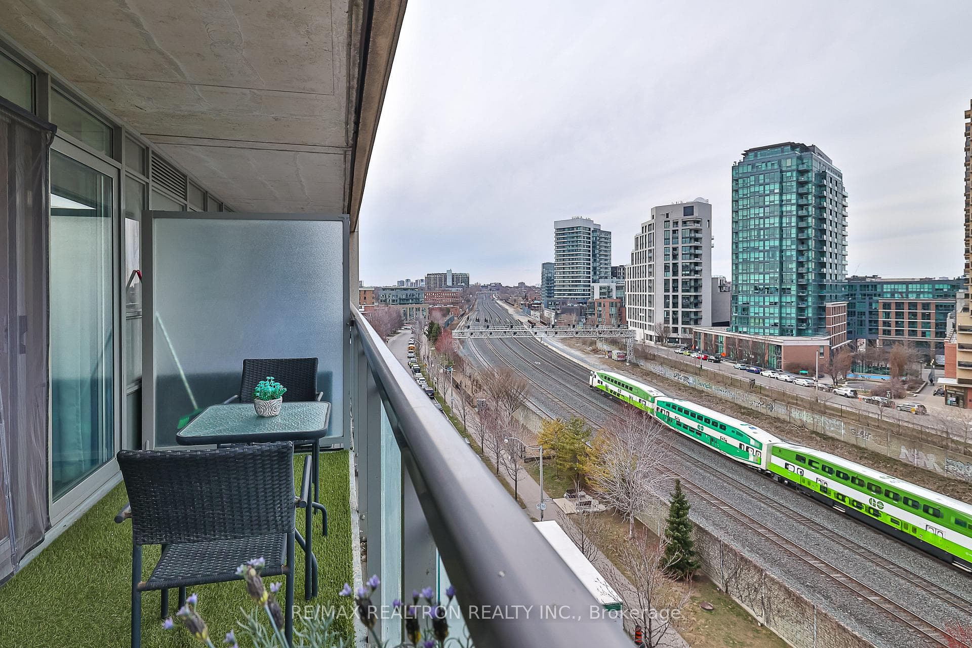 38 Joe Shuster Way Unit 821 photo 19