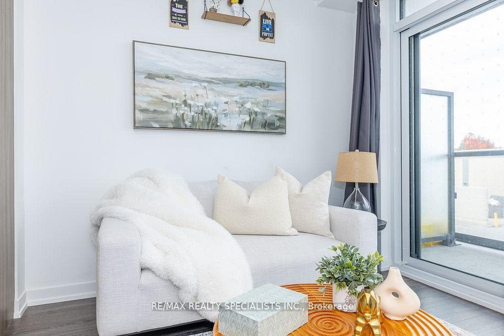 8 Beverley Glen Boulevard Unit C202 photo 27