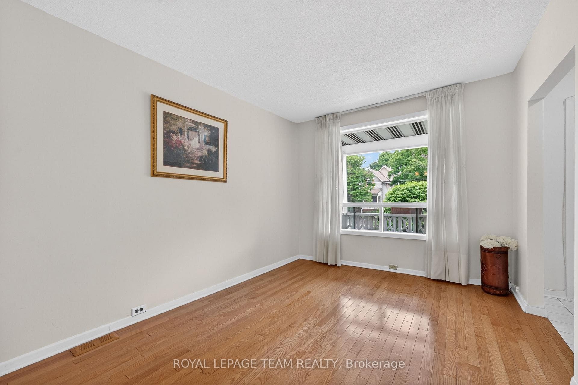 274 Breezehill Avenue photo 7