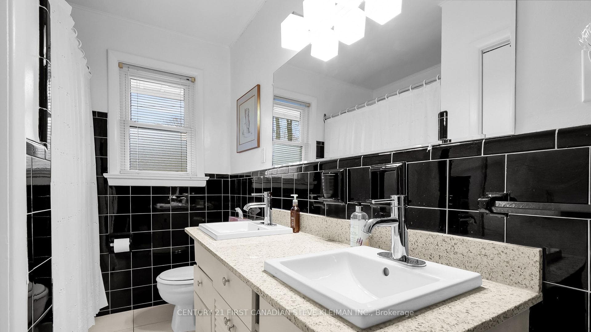372 Colville Boulevard photo 19