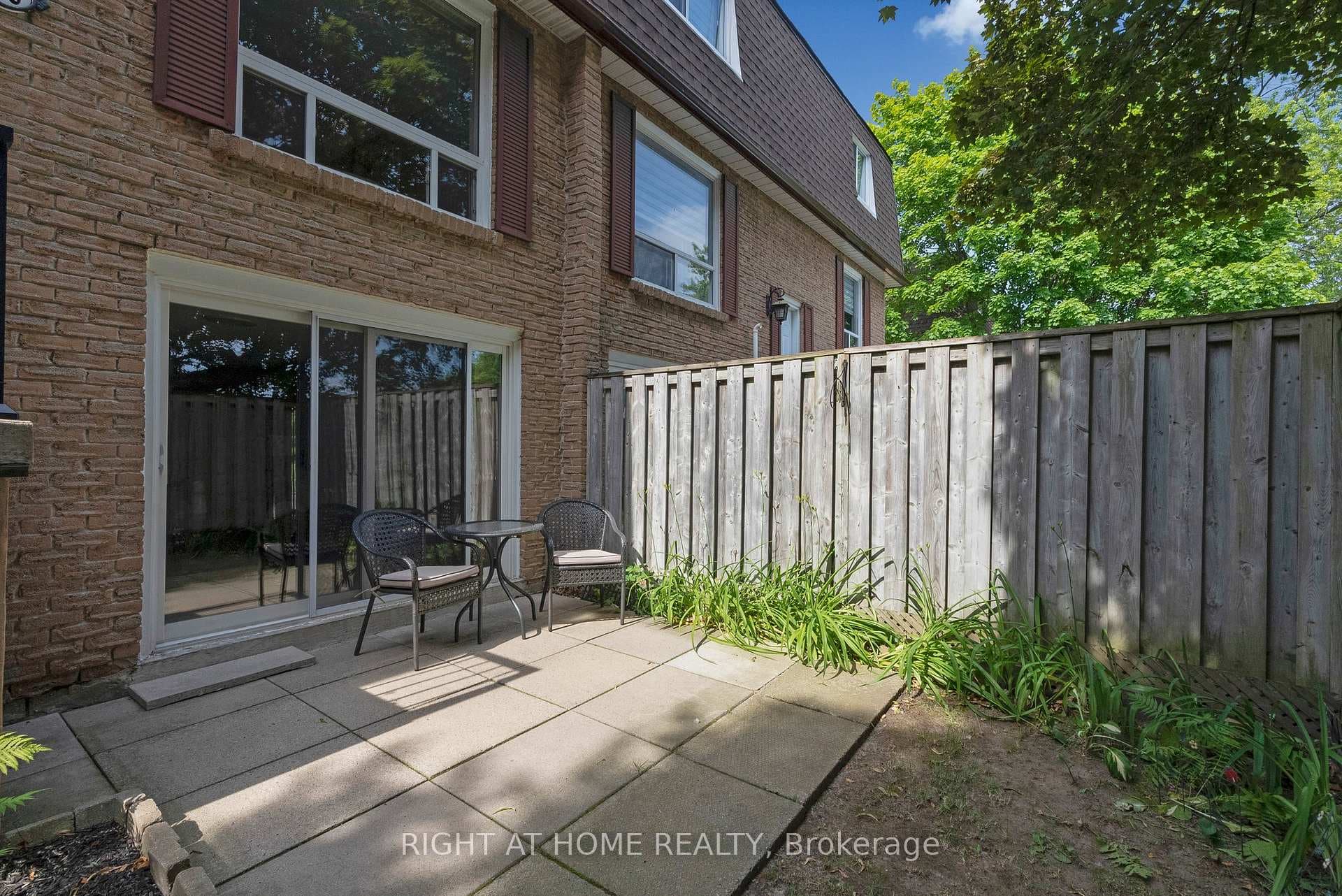 321 Blackthorn Street Unit 86 photo 28
