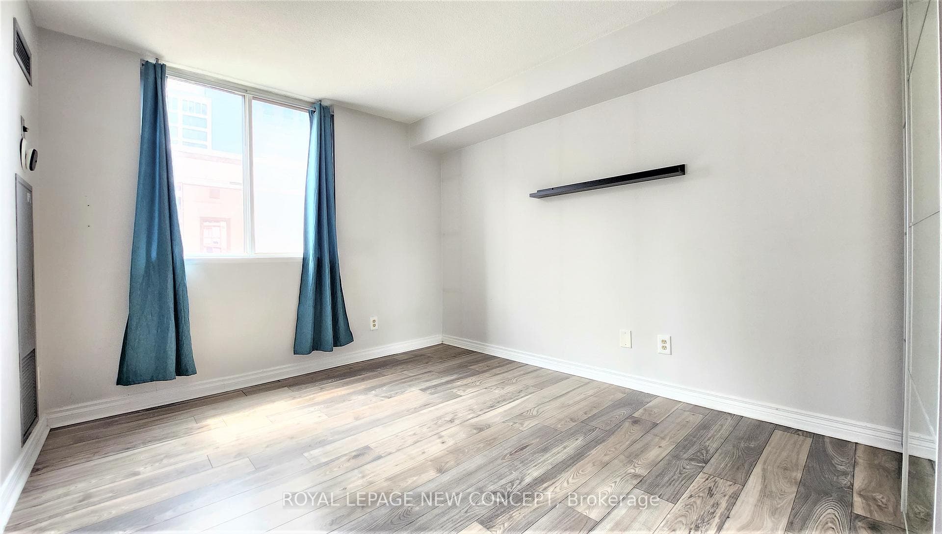 736 Bay Street Unit 1510 photo 12