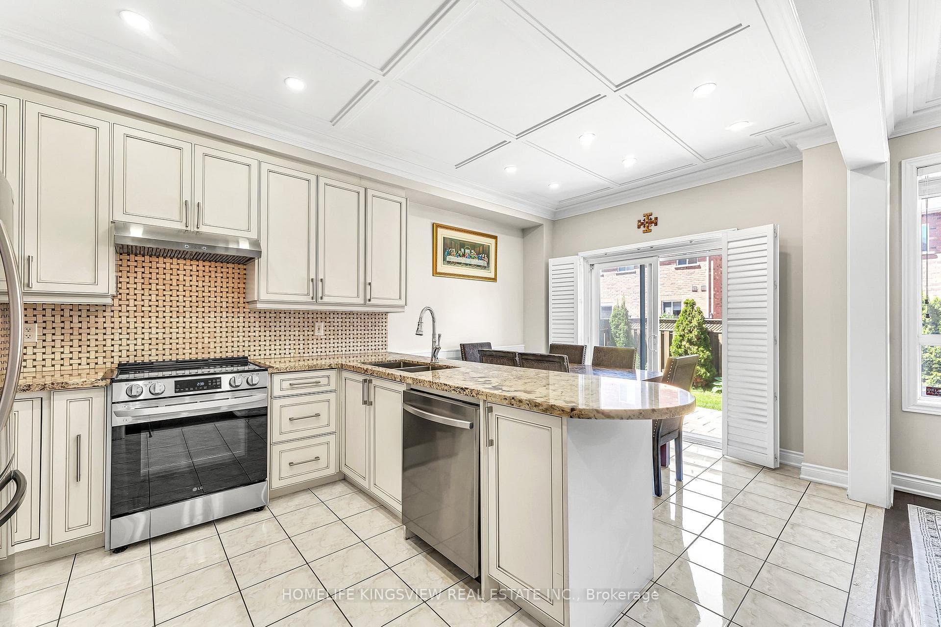 54 Dolce Crescent photo 9