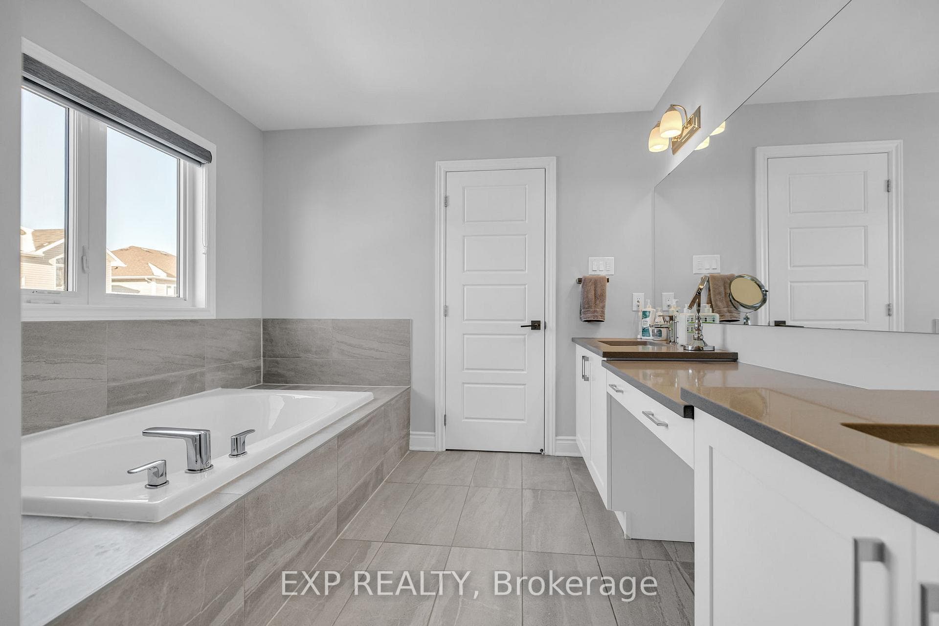 639 Parade Drive photo 33