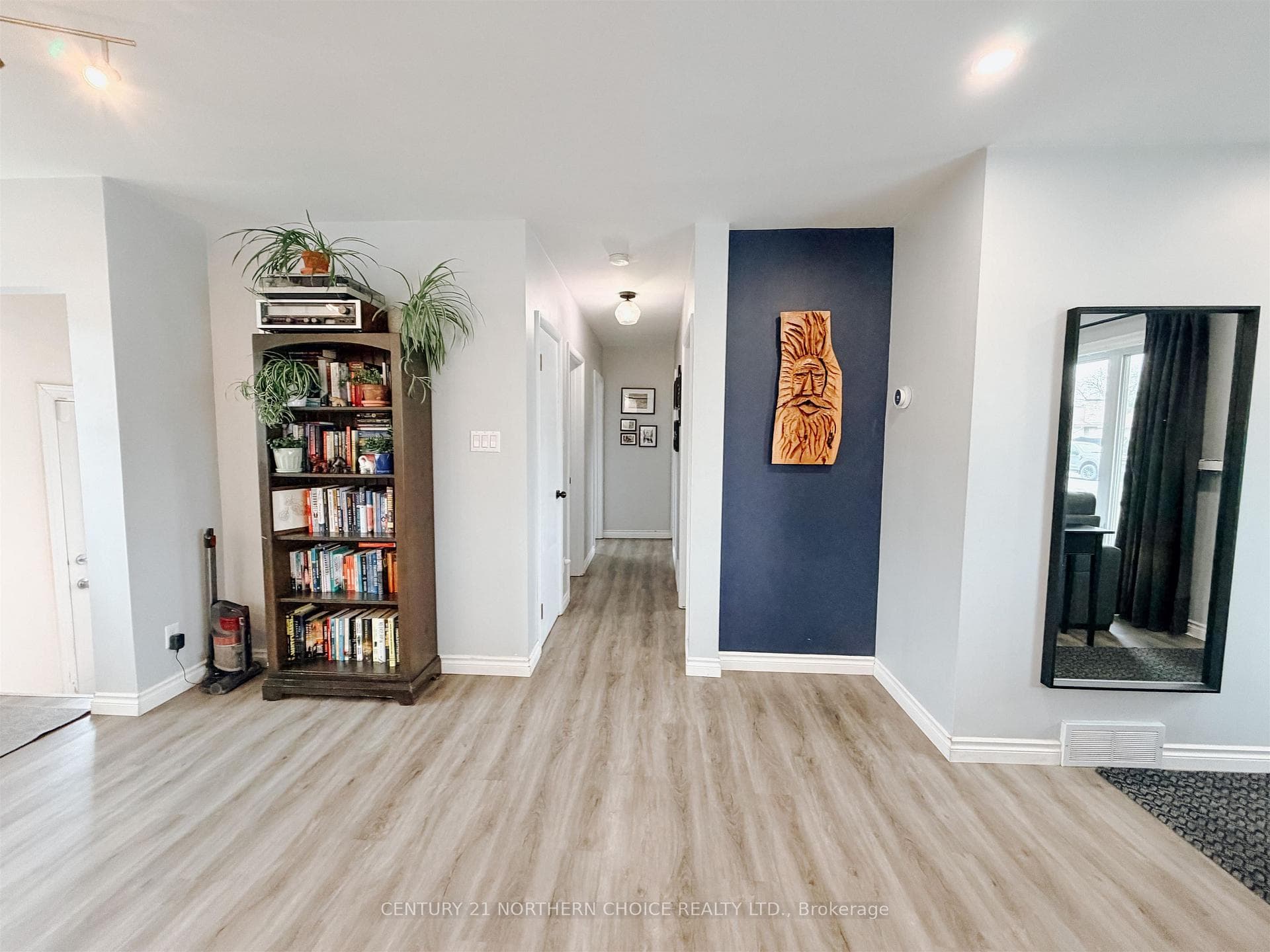 1267 Valley Drive photo 11