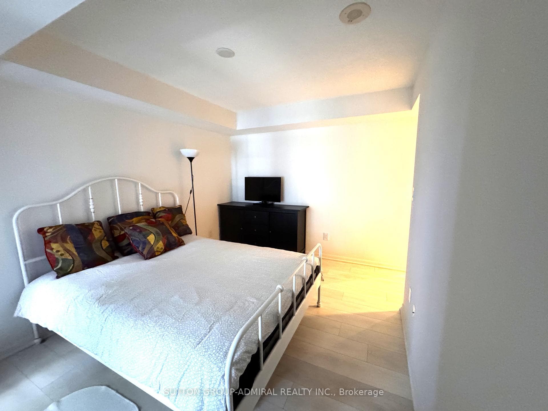 400 Adelaide Street Unit 2022 photo 16