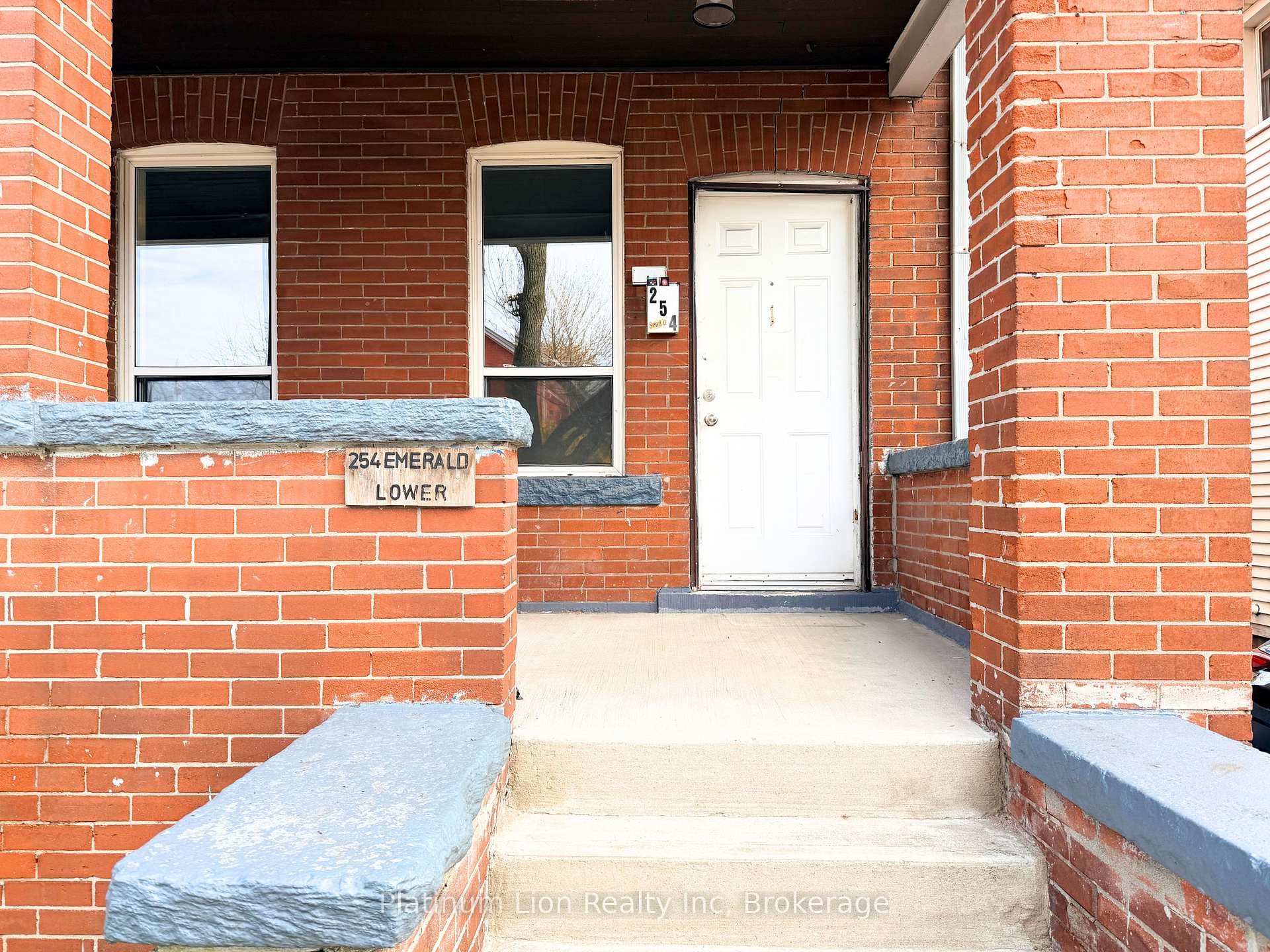 254 Emerald Street Unit Lower photo 1