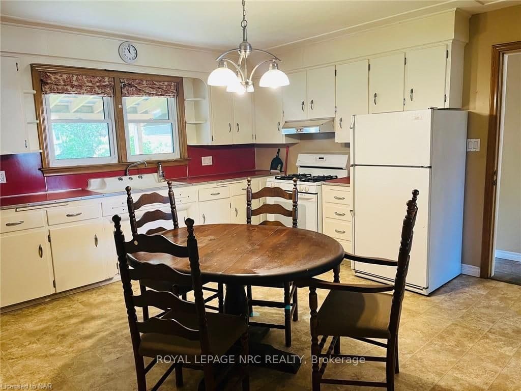 Fridge & gas stove included. Table and chairs can