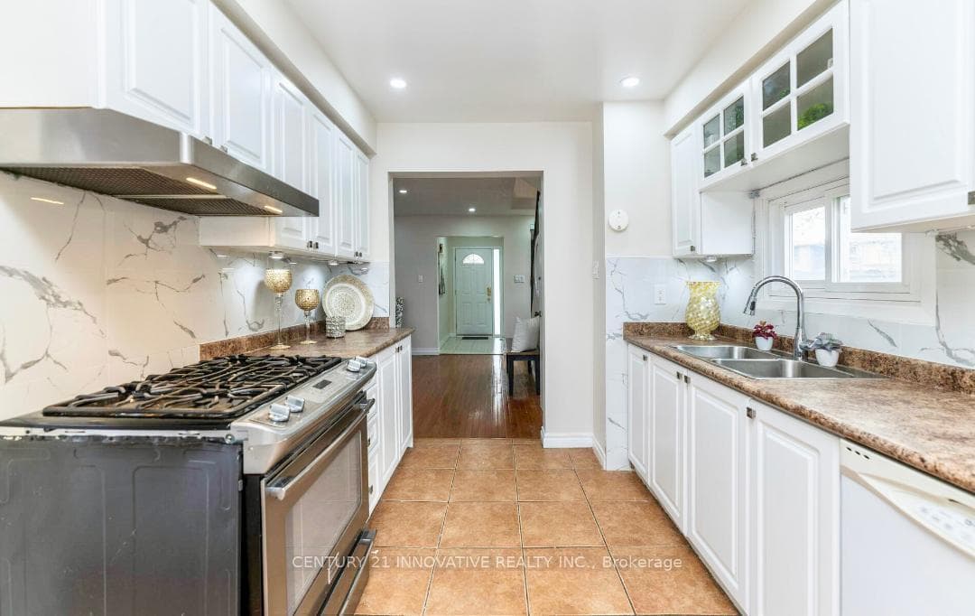 45 Pepperell Crescent photo 15