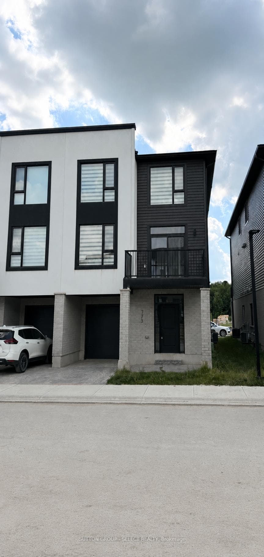 773 Banyan Lane photo 3