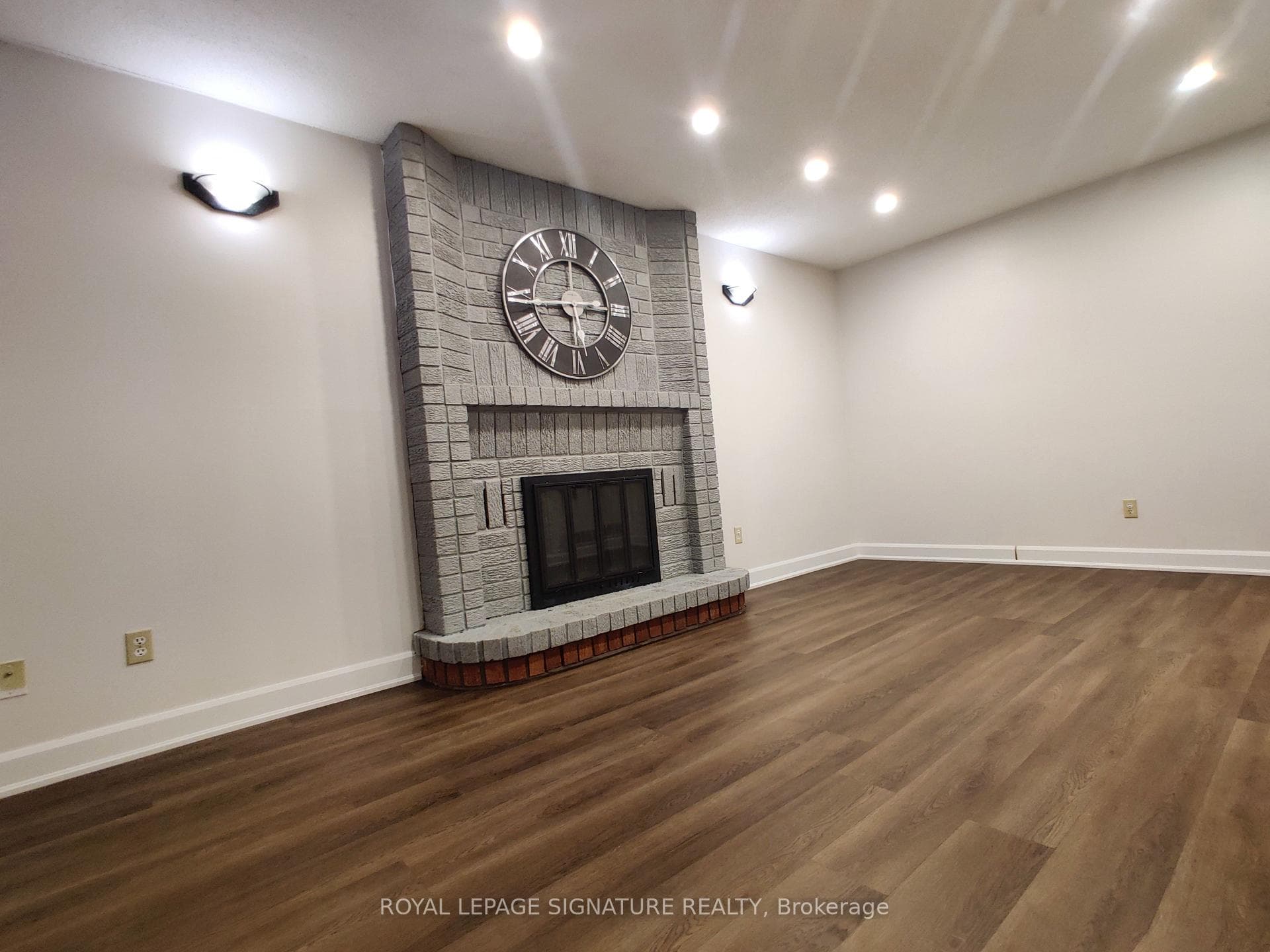 2966 Caradoc Lane Unit Upper photo 7