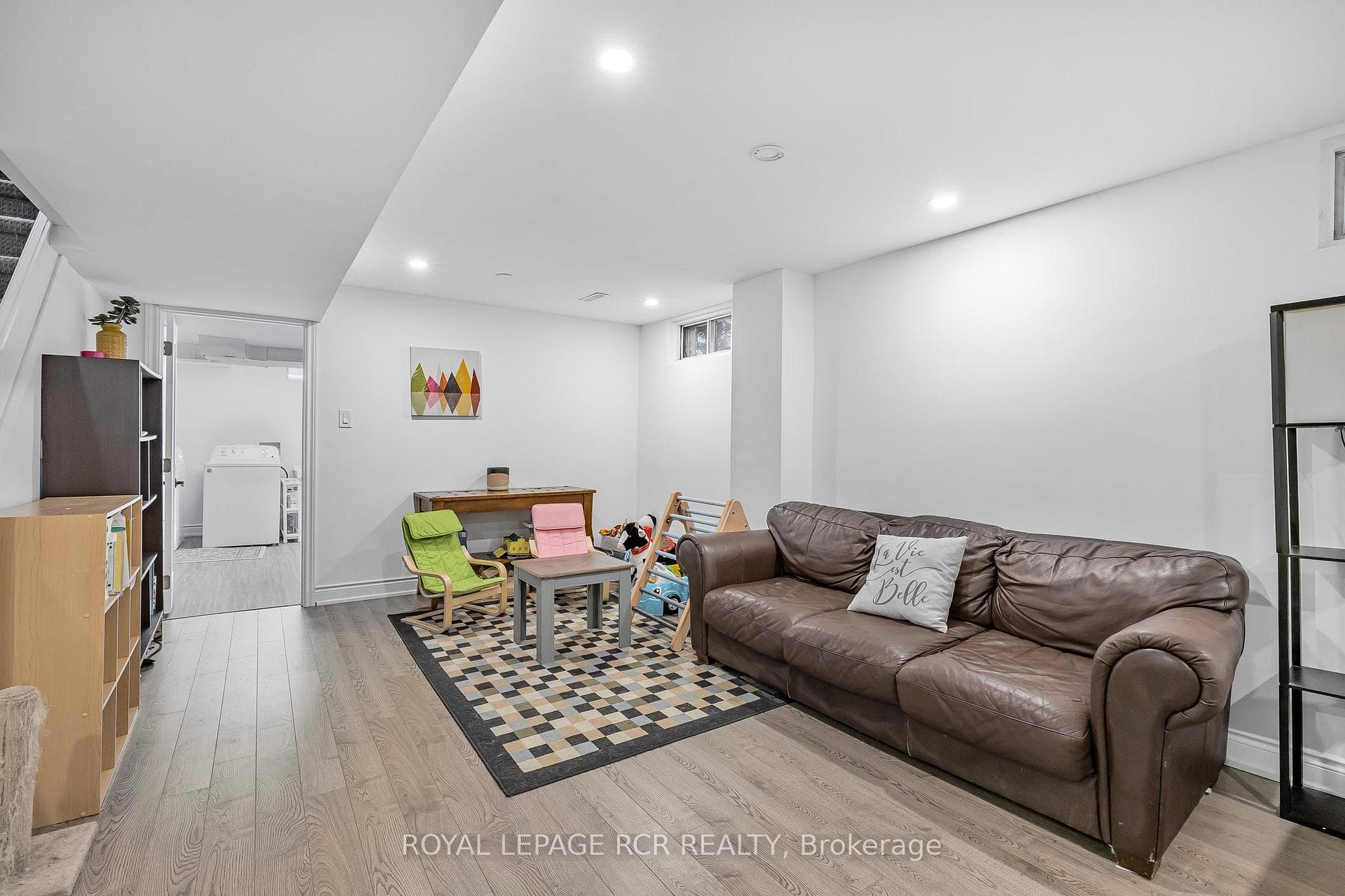 41 Howlett Avenue photo 32