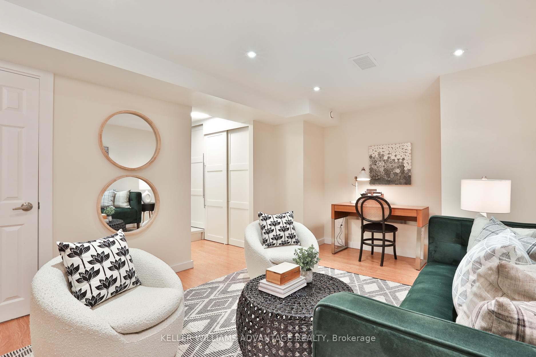 25 Whitewood Road photo 30