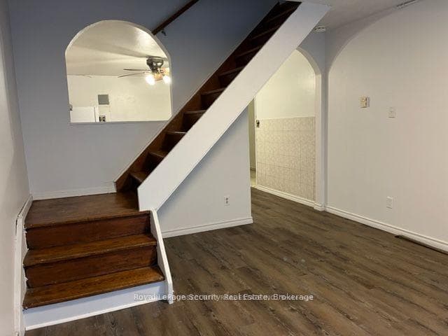 1746A Eglinton Avenue Unit 2 photo 7