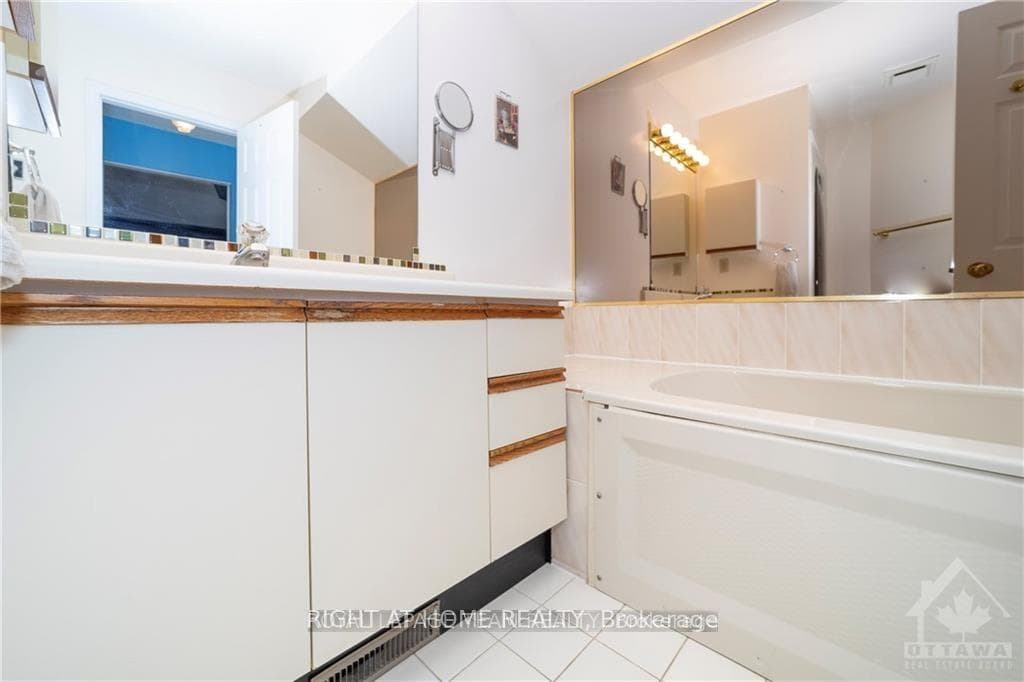 2982 Richmond Road photo 24