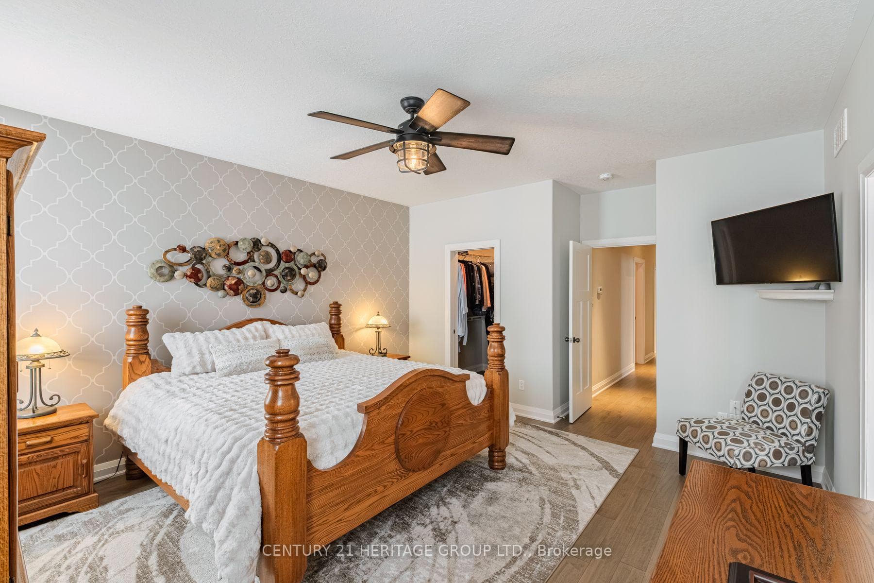 5 Moore Boulevard photo 26