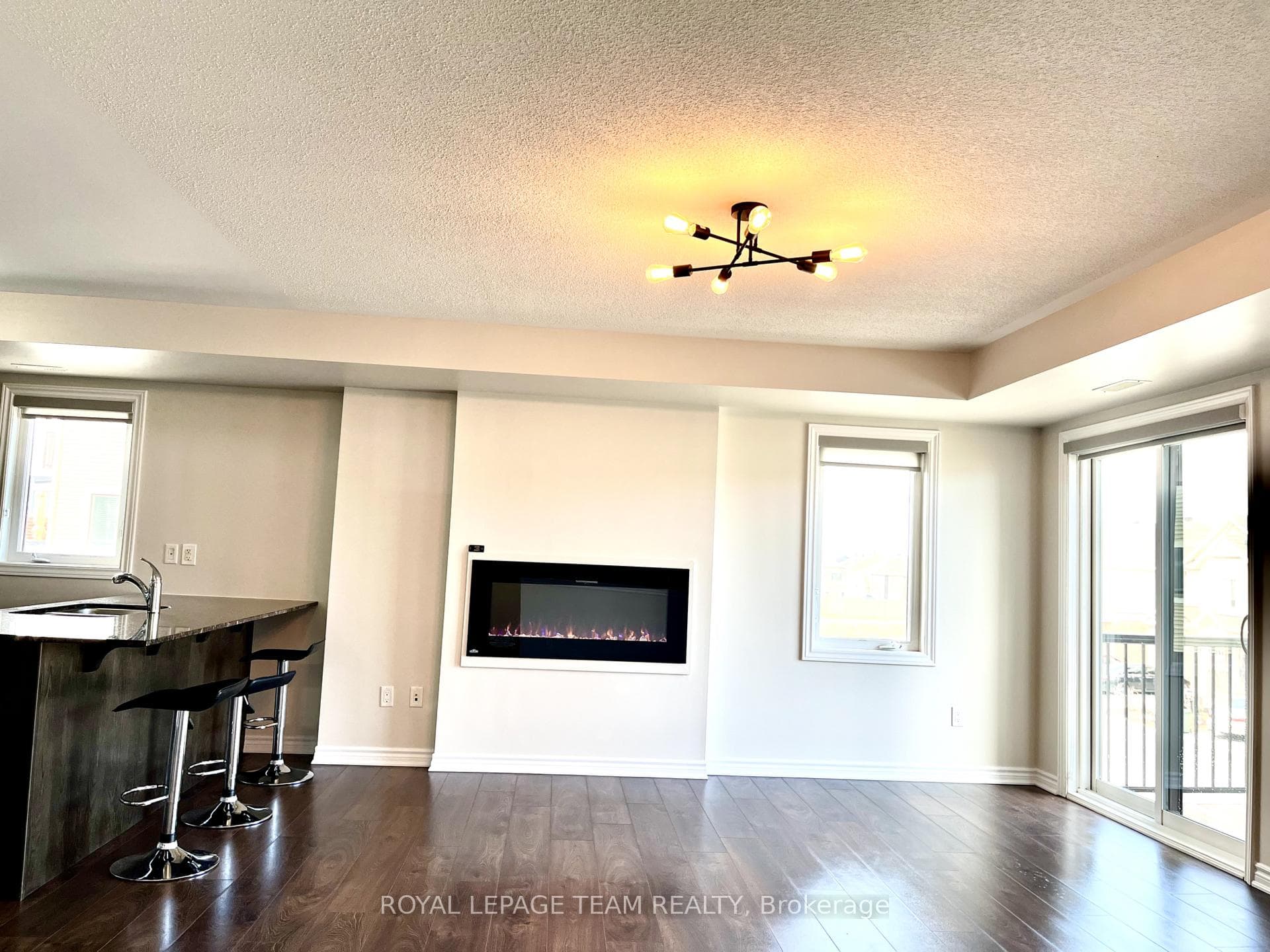 2240 WATERCOLOURS Way photo 11