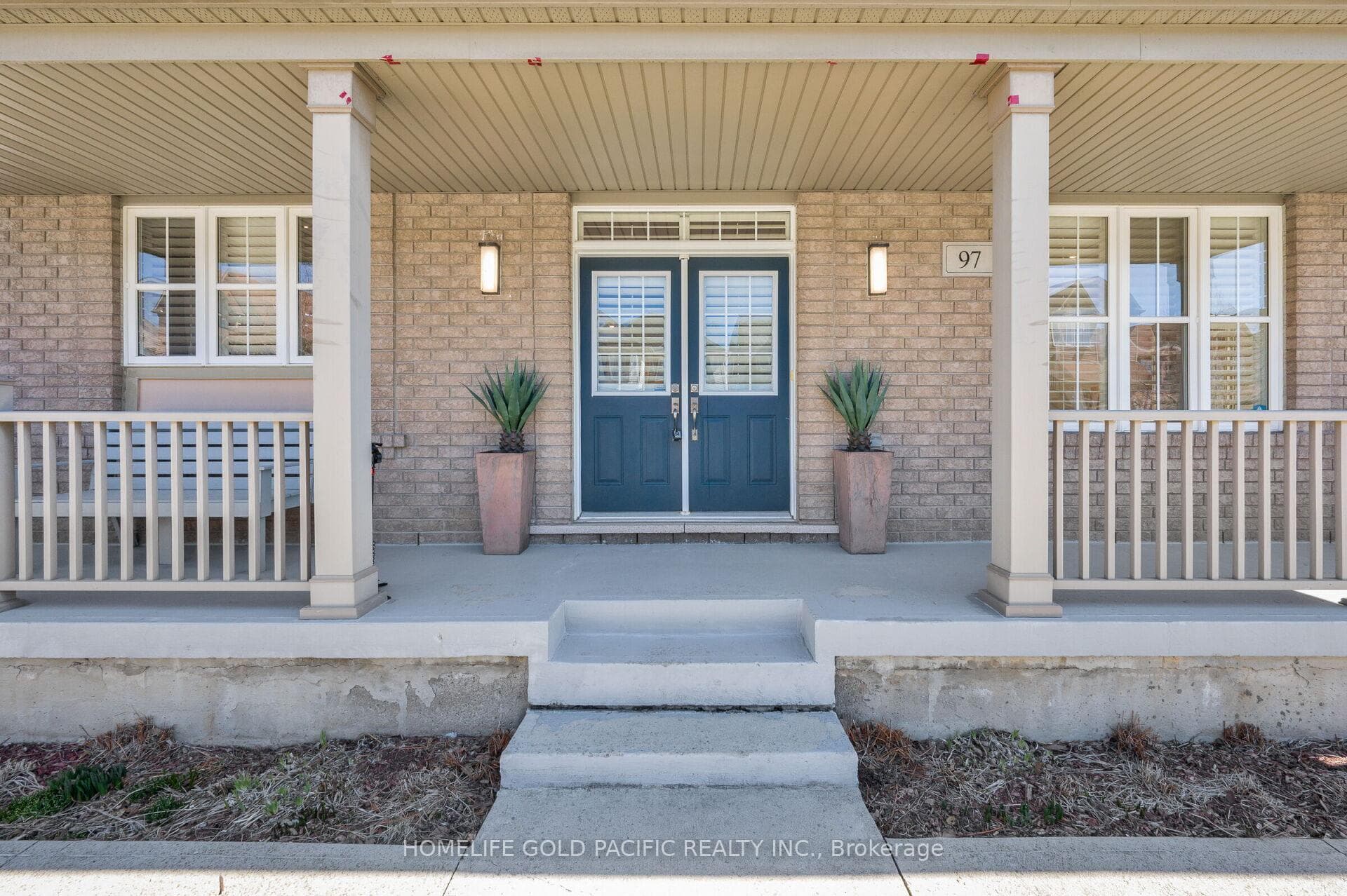97 Montreal Circle photo 4