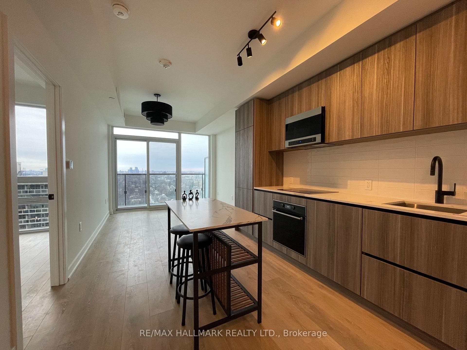 127 Broadway Avenue Unit 1810 photo 11