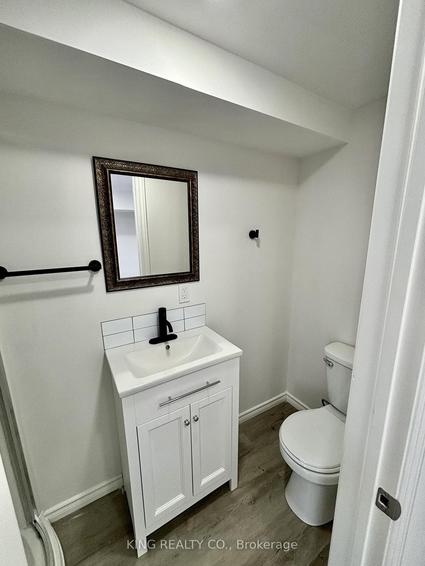 102 Wellington Street Unit 2 photo 7