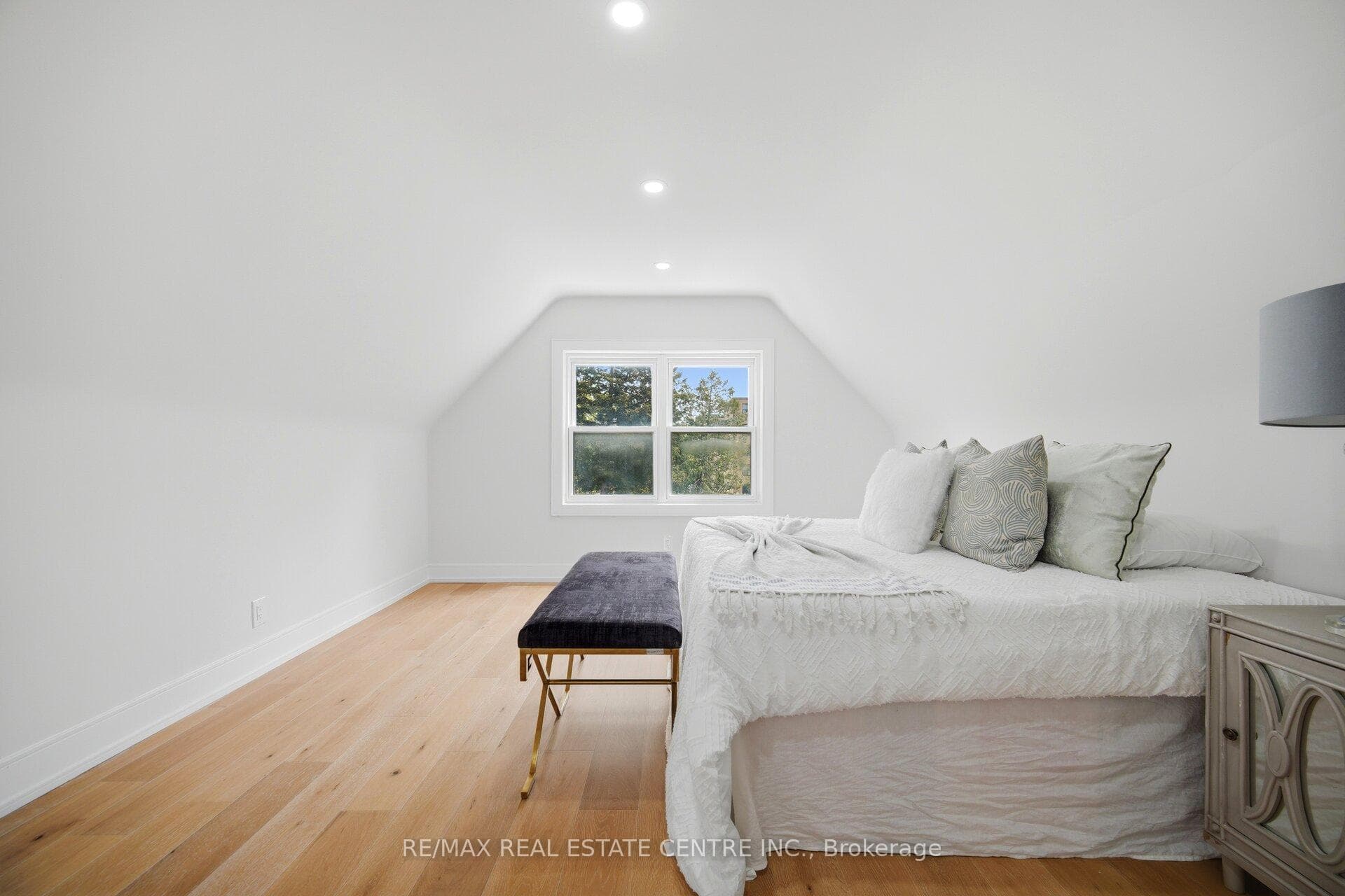 109 Glencrest Boulevard photo 19