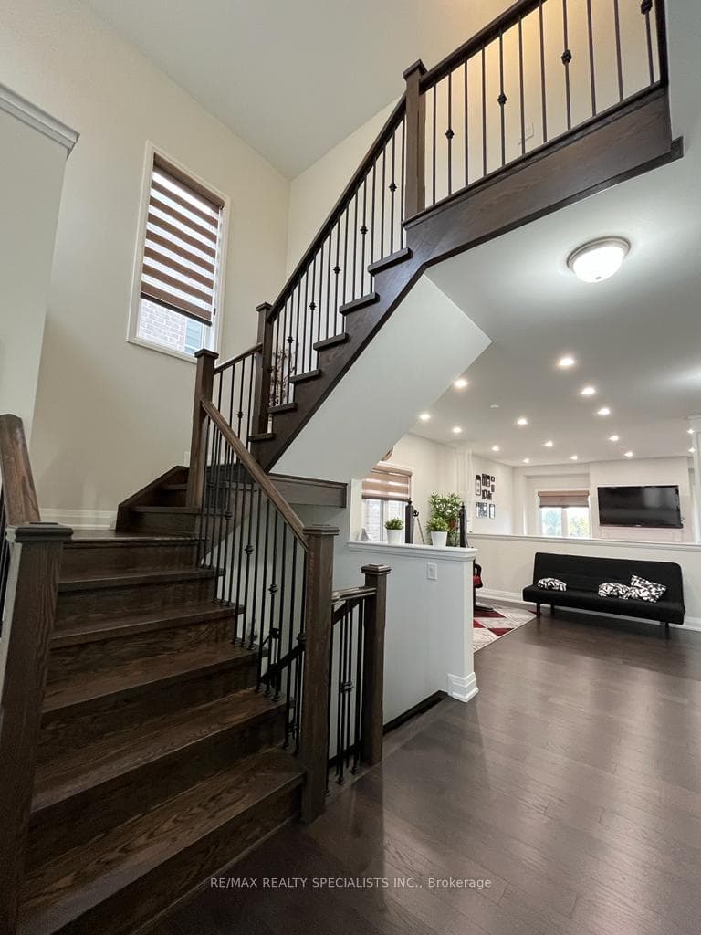 112 Brushwood Drive photo 3