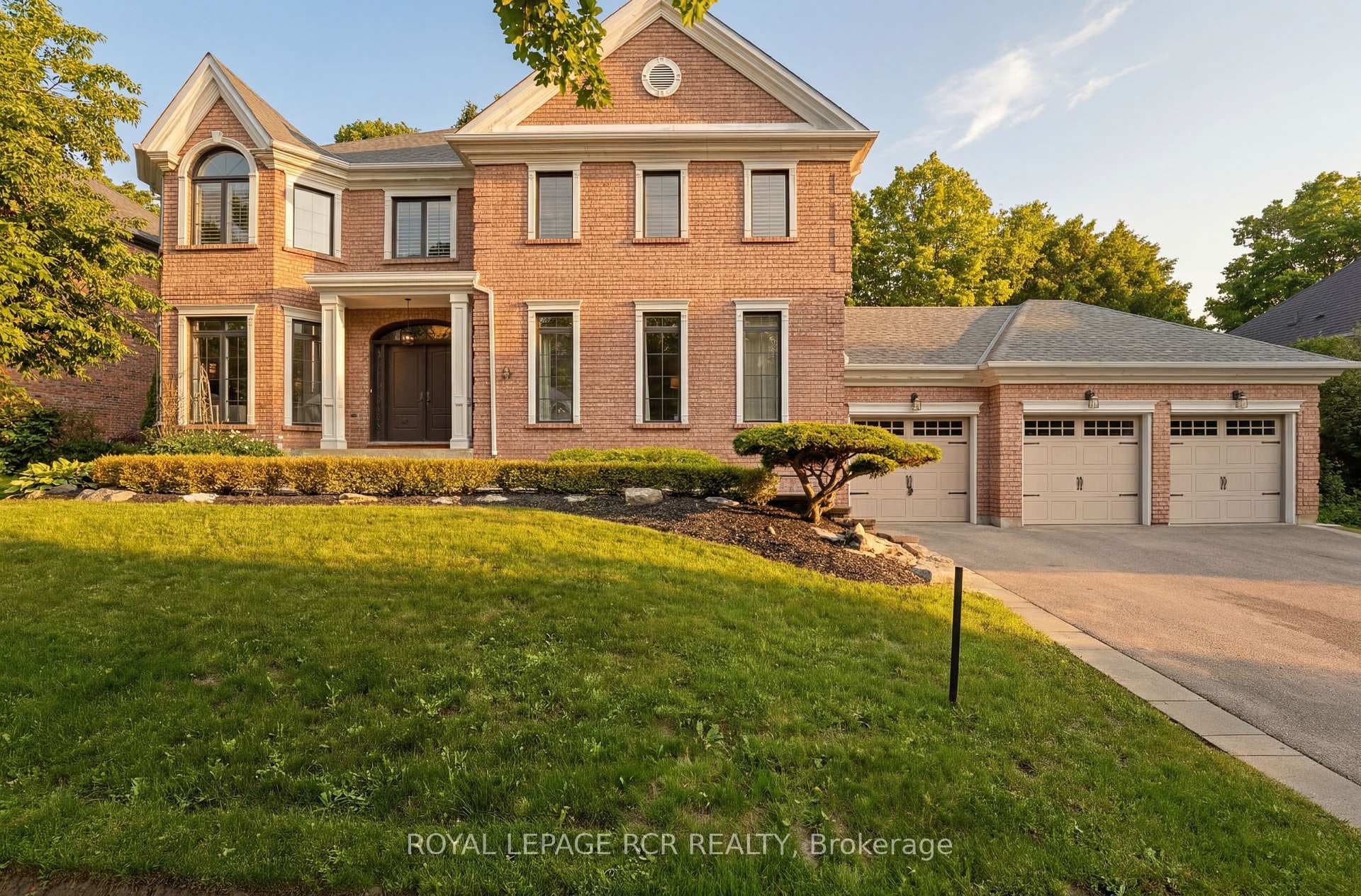 48 Hodgkinson Crescent photo 2