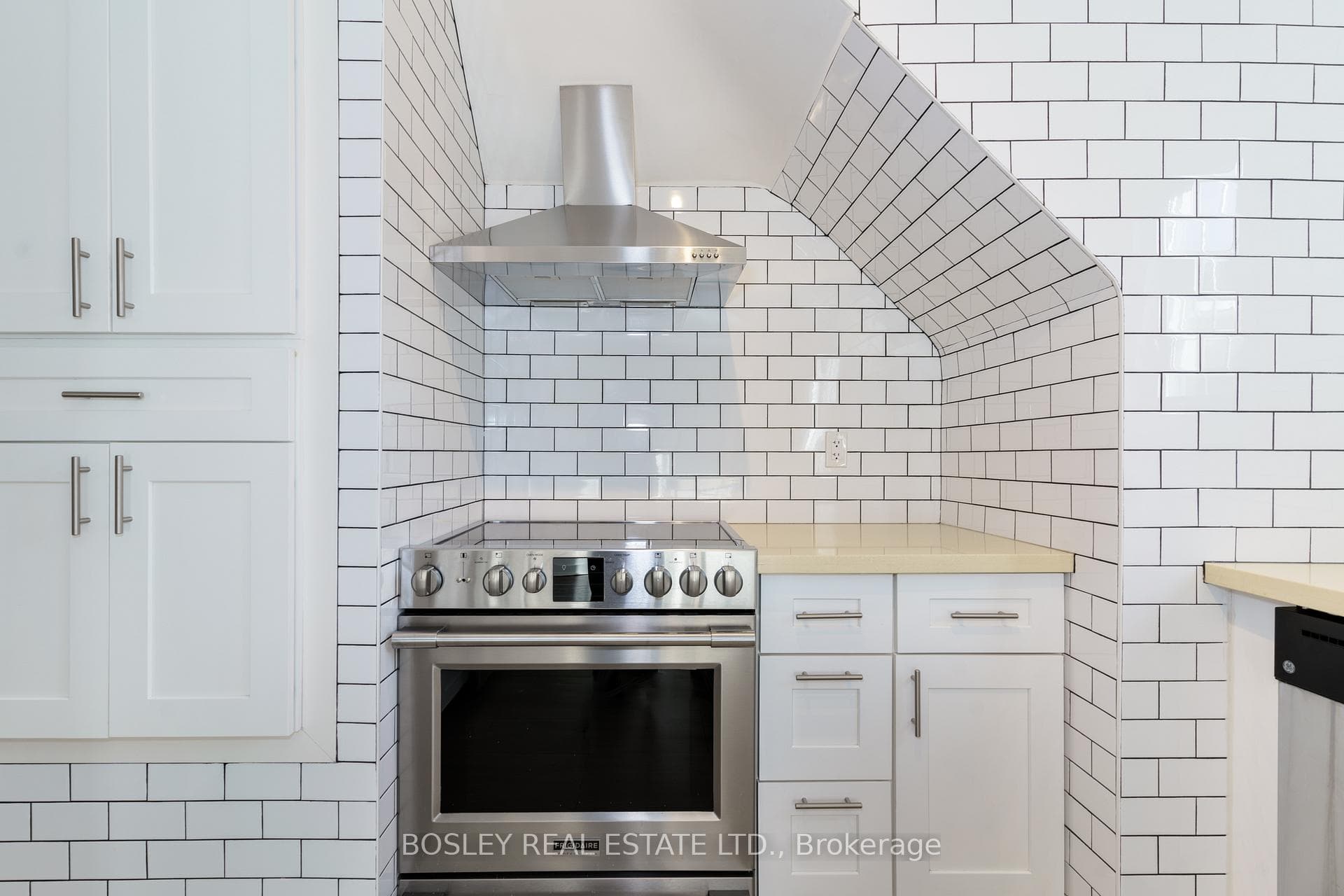 308 S Kingsway Road Unit 5 photo 4