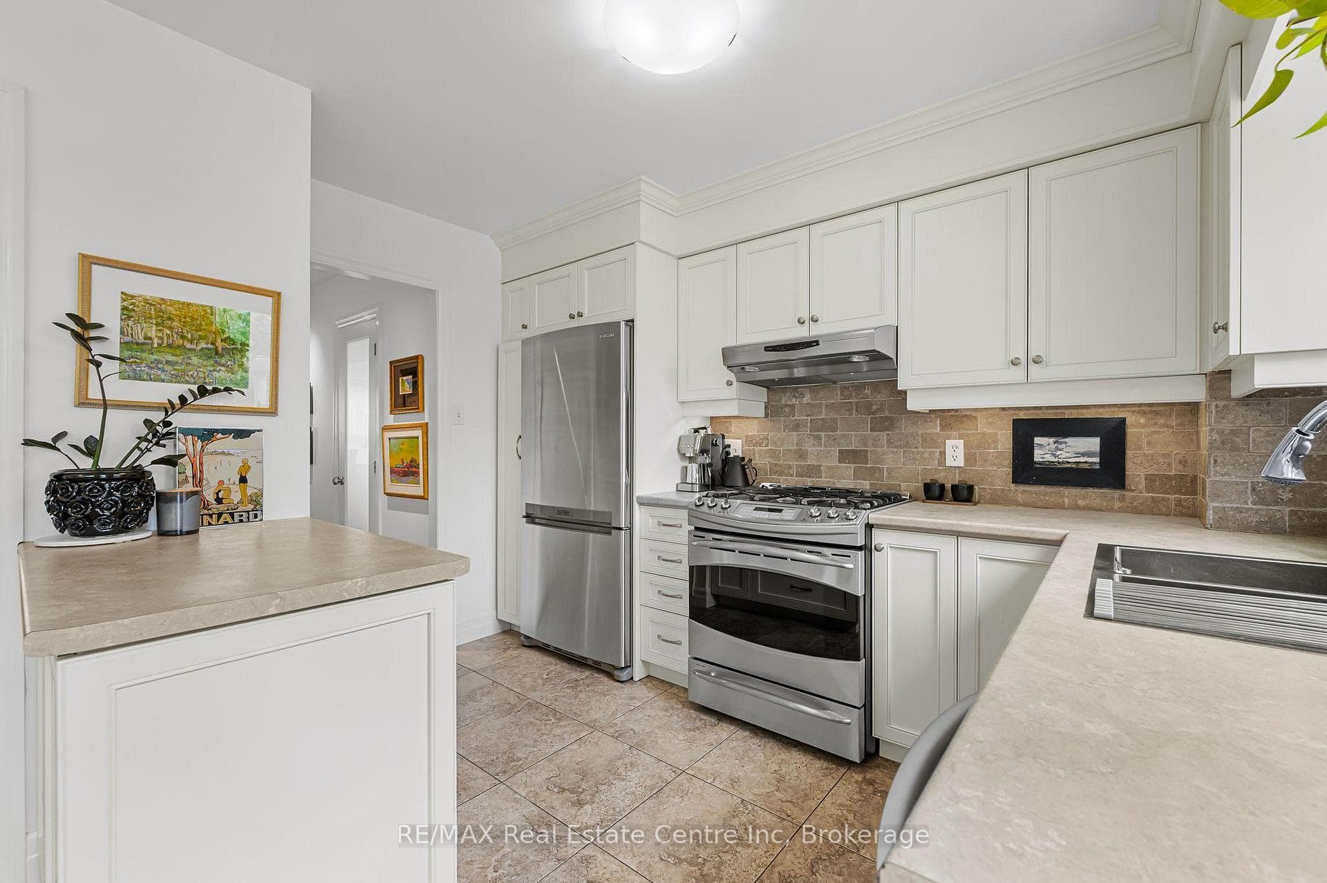 612 COLLEGE Avenue photo 5