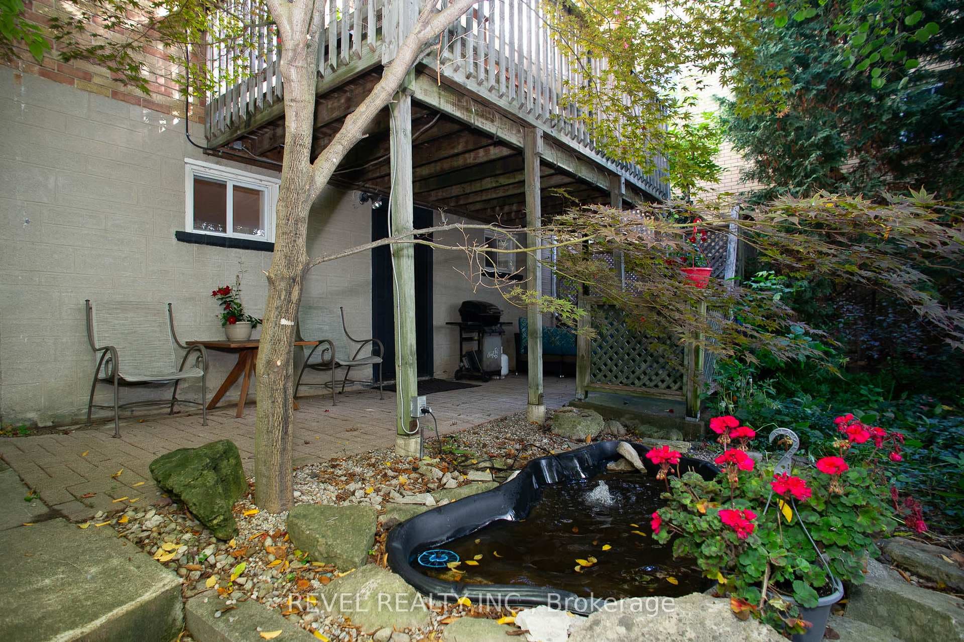 24 Avenue Road photo 21