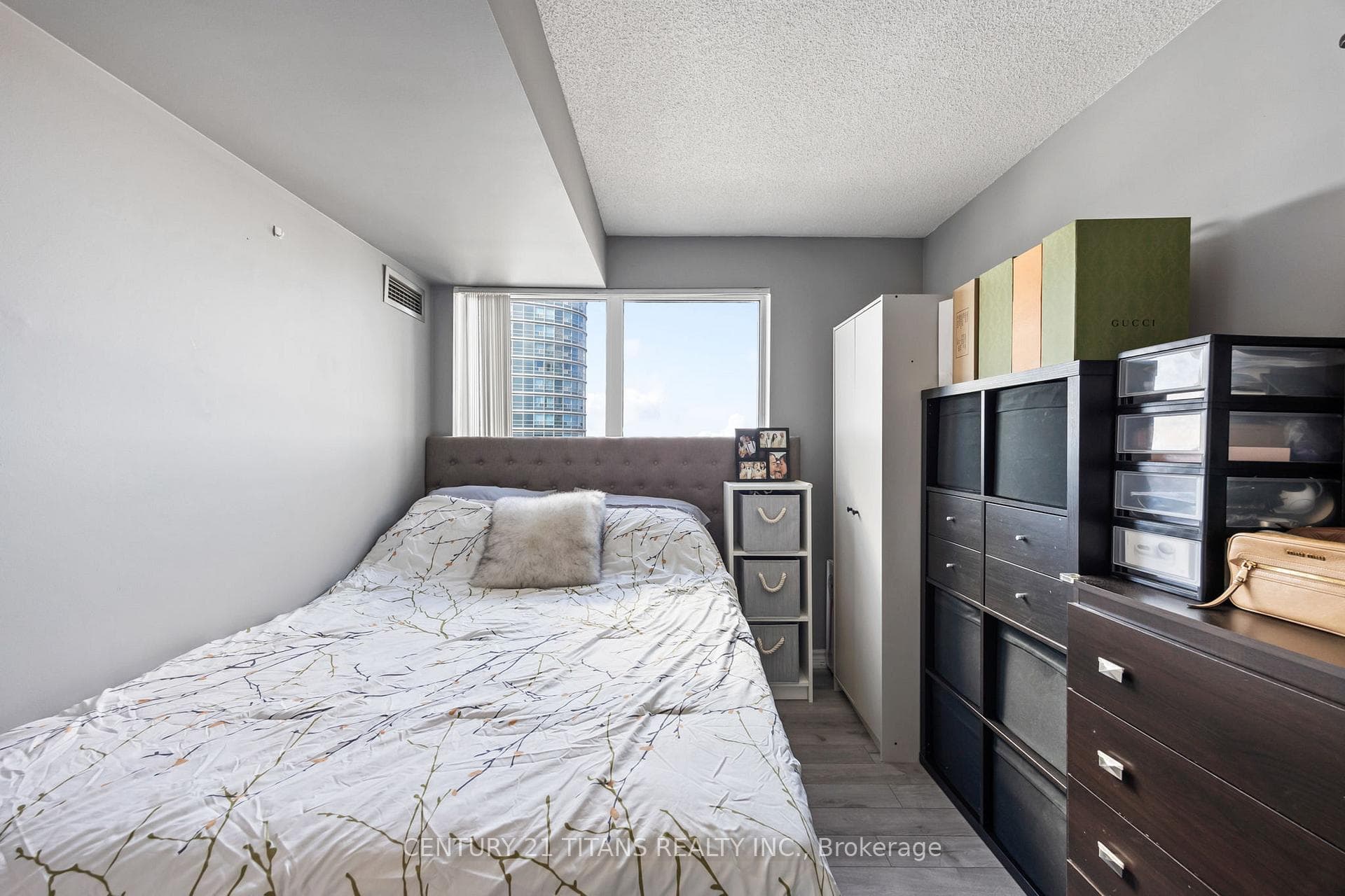 1 Lee Centre Drive Unit 1813 photo 29