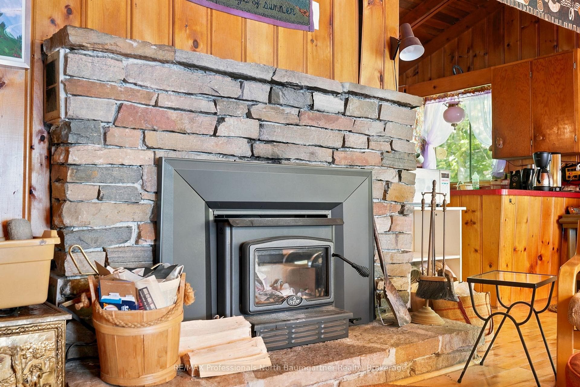 1698 Burleigh Road photo 12