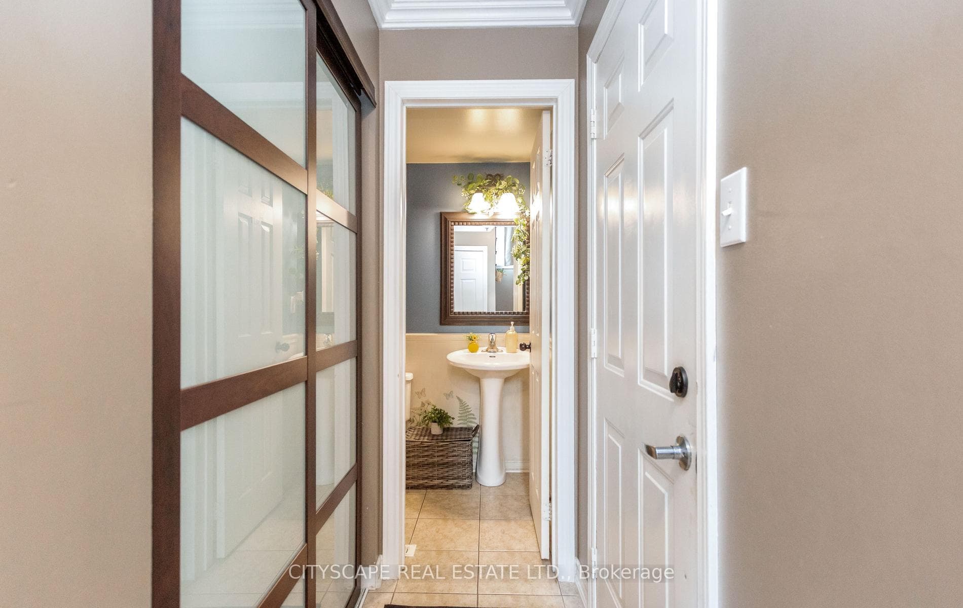 91 Waters Boulevard photo 16