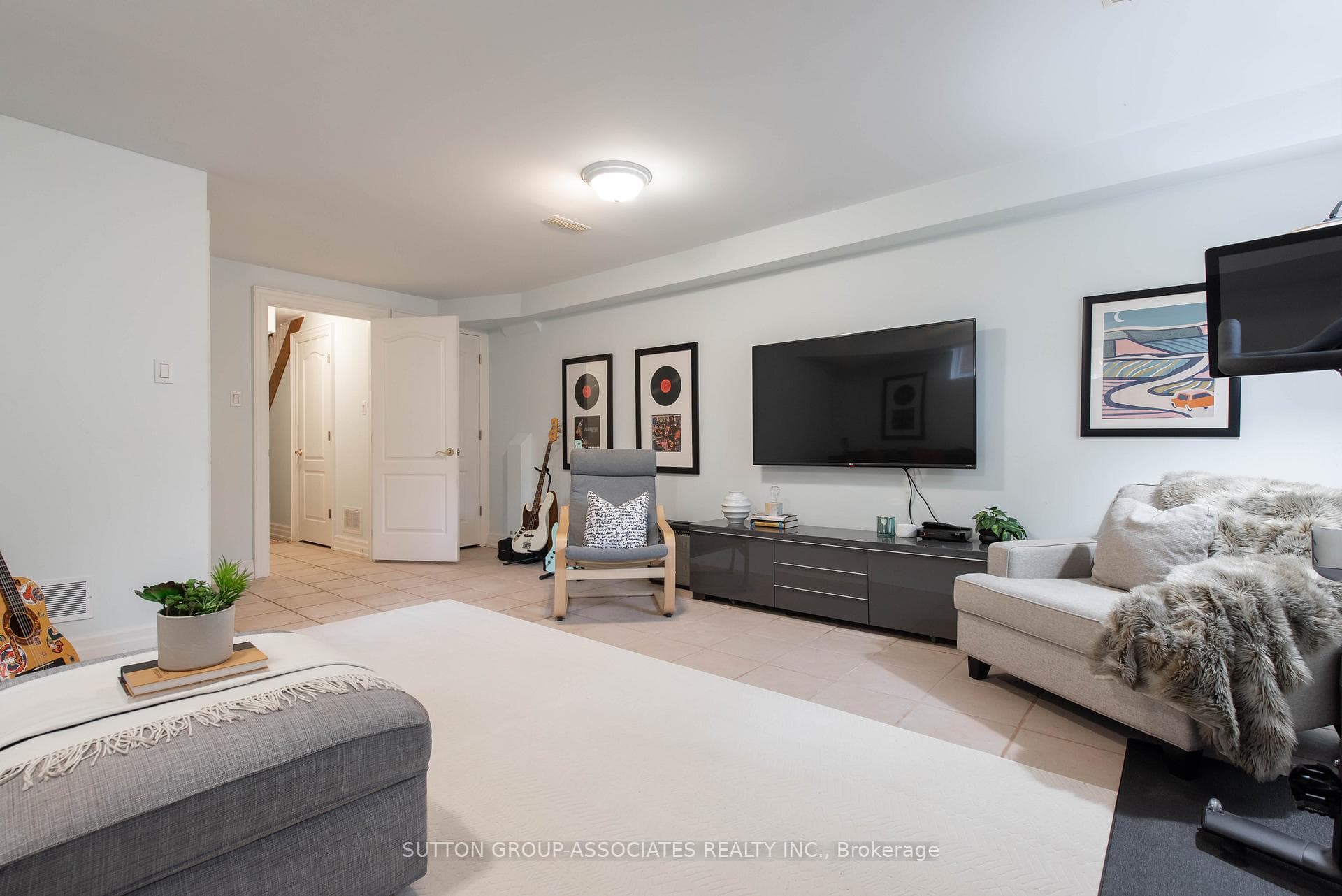4 Coates Avenue photo 36