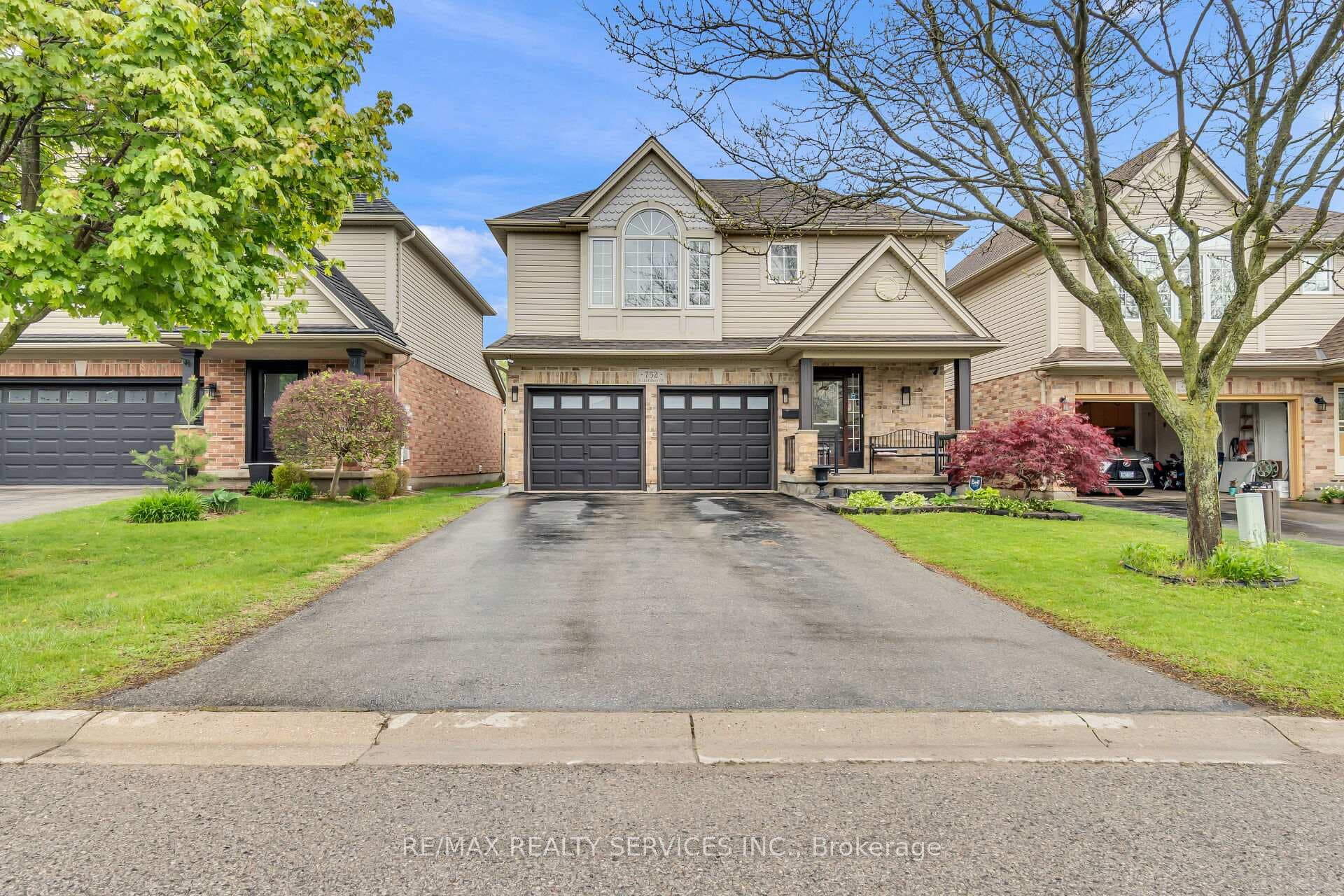752 North Leaksdale Circle photo 2