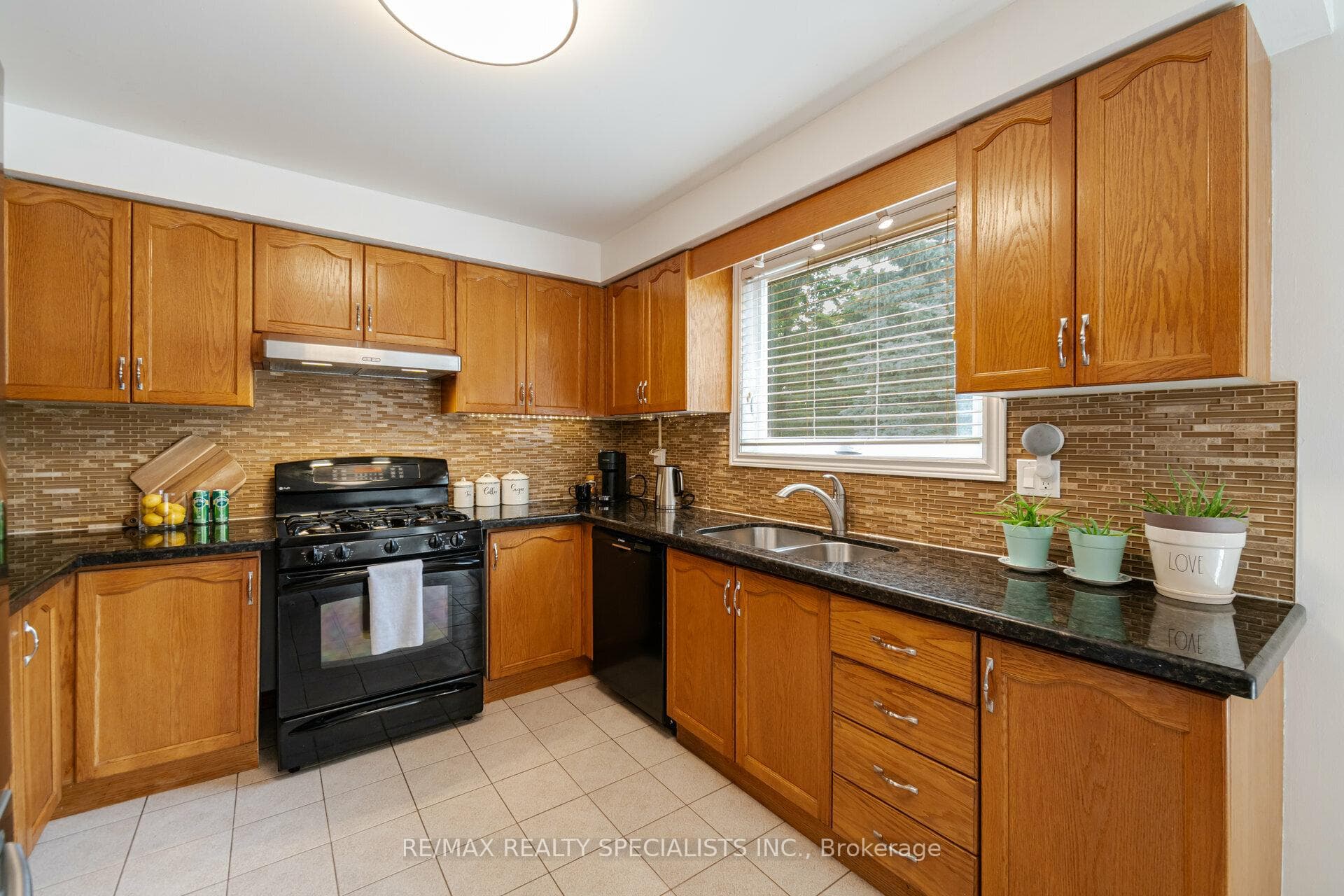 19 CASWELL Drive photo 14