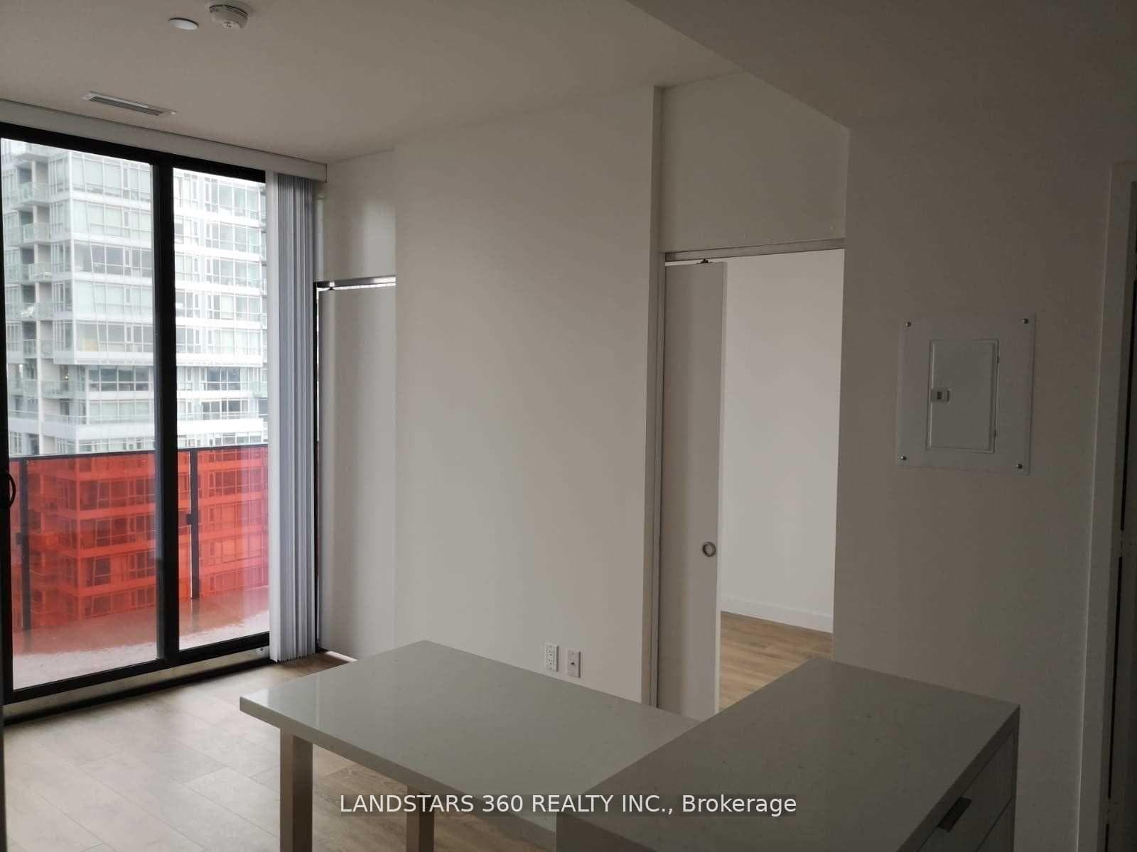 215 Queen Street Unit 2512 photo 4
