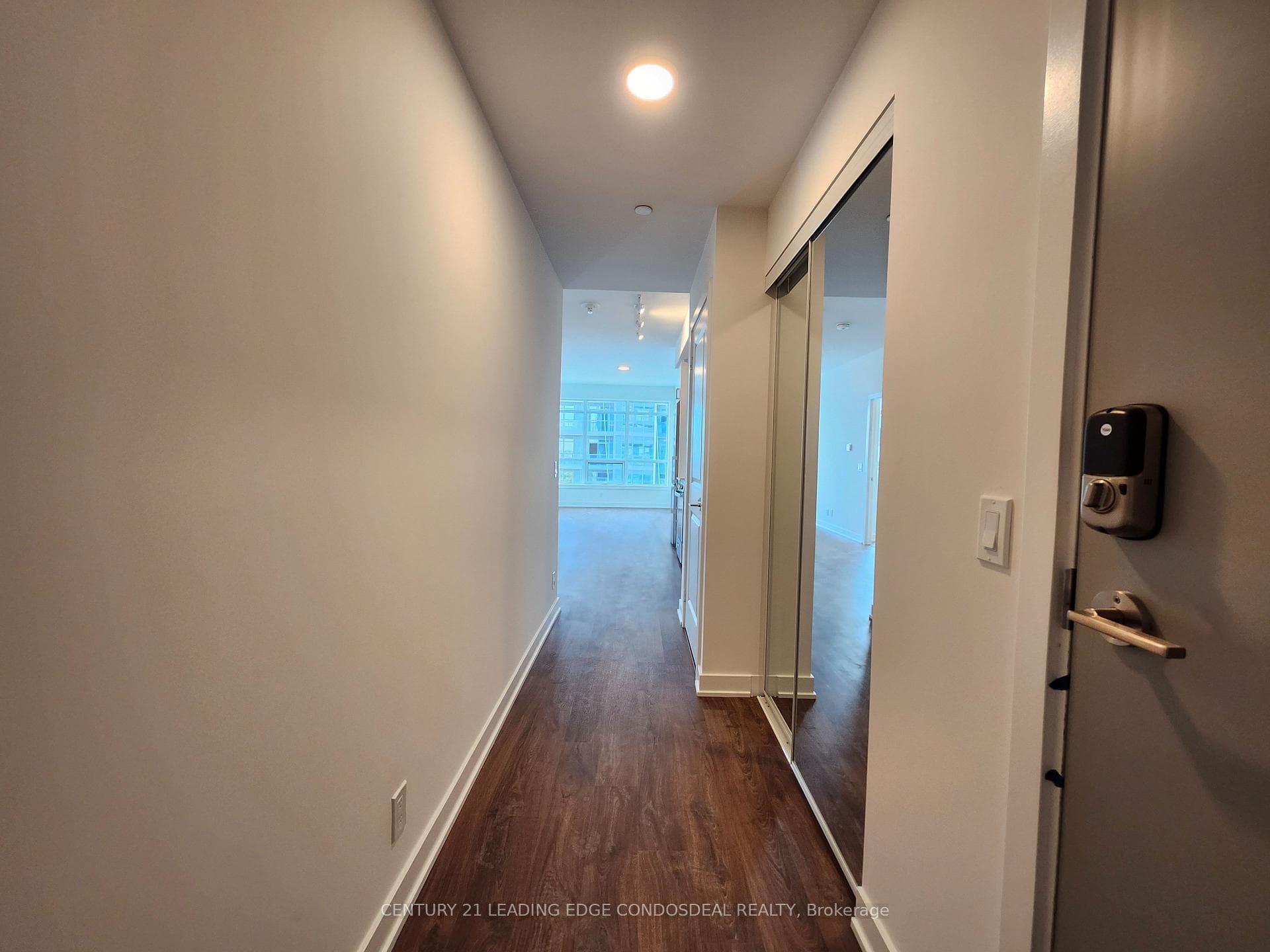 50 Upper Mall Way Unit B1402 photo 3