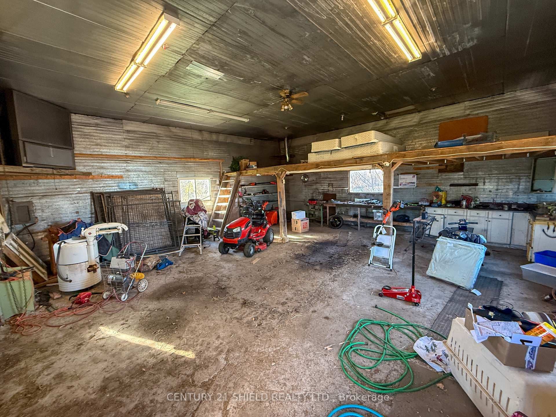 16297 Northfield Road photo 26