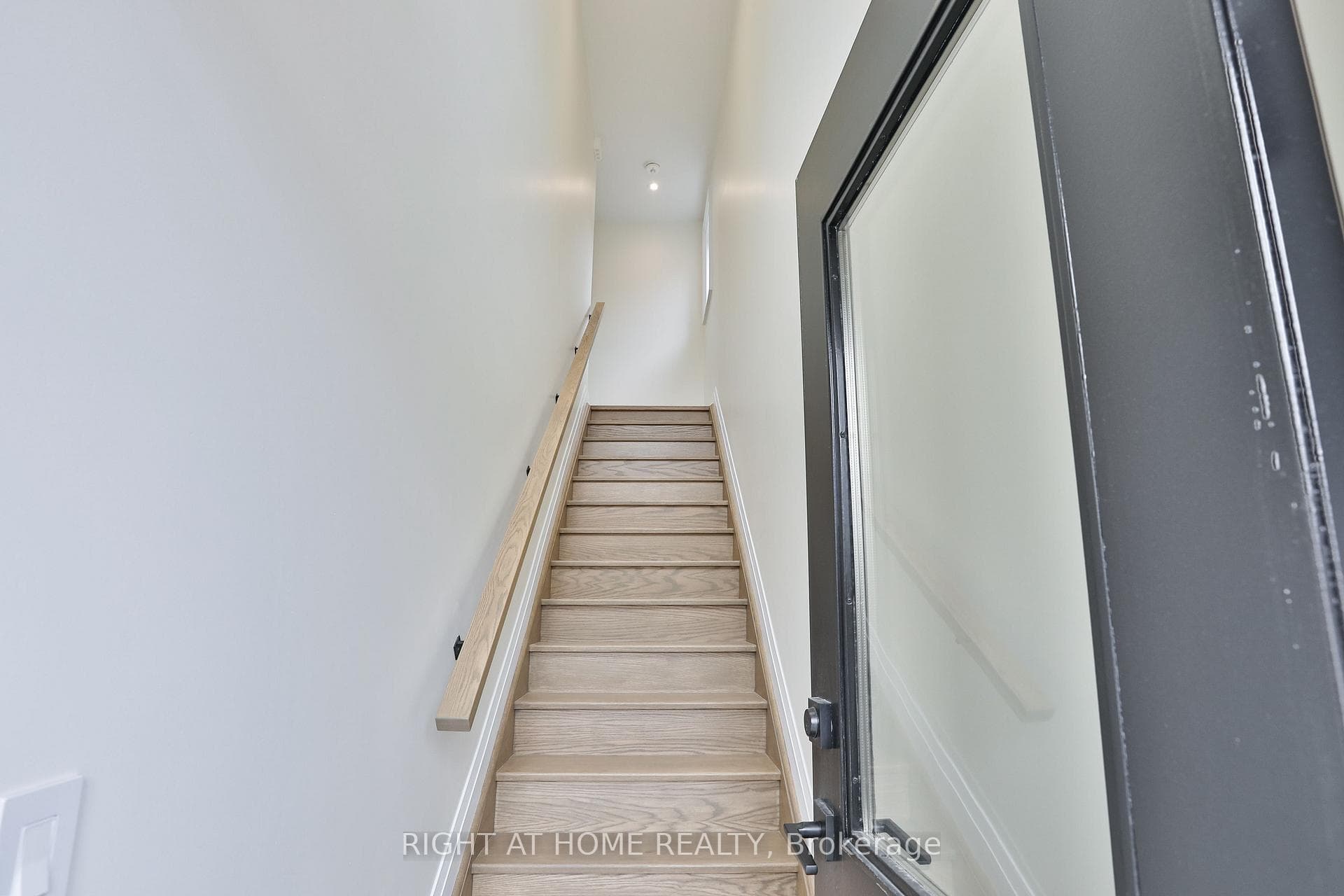39 Fifteenth Street Unit 3 photo 2