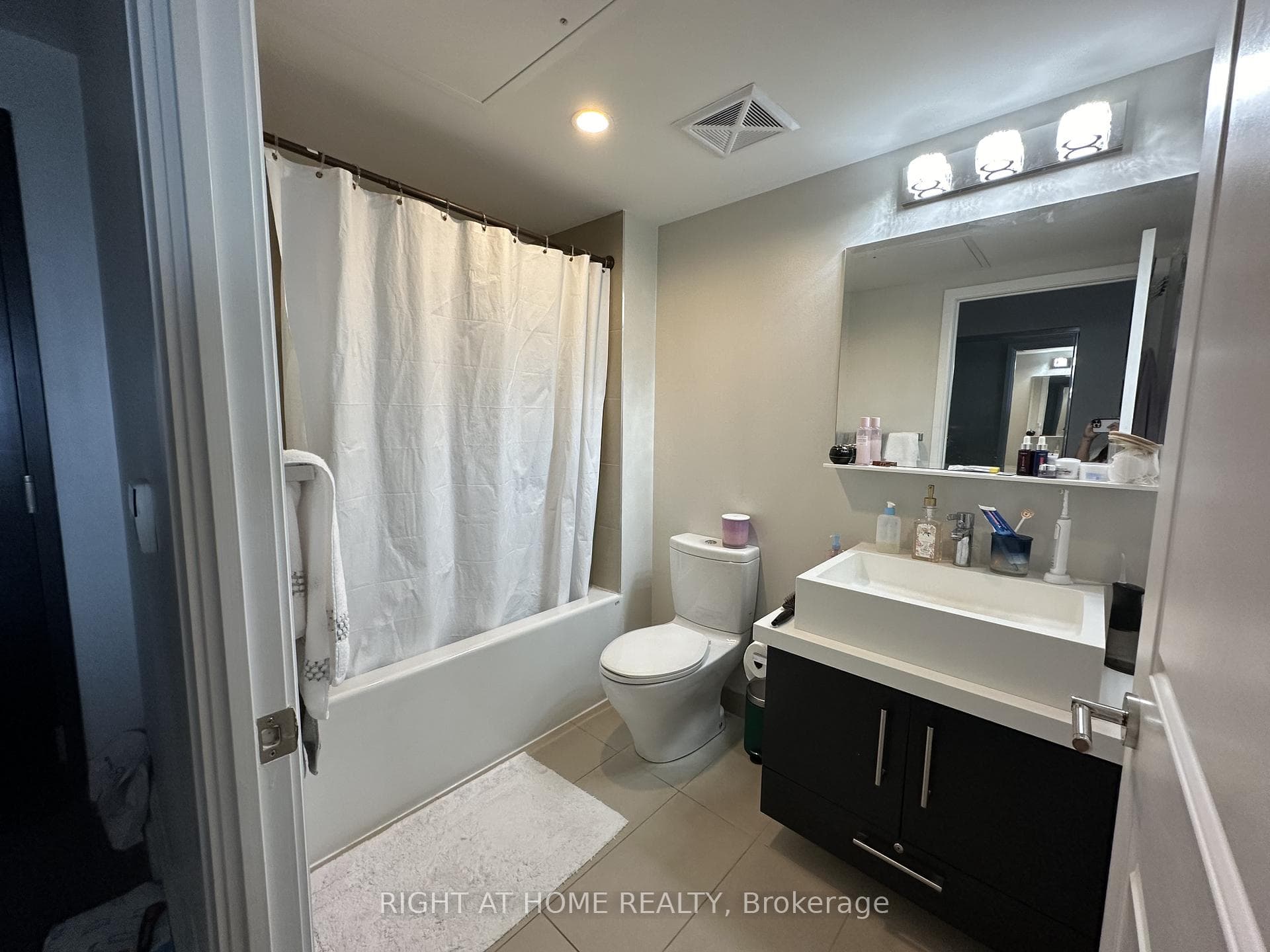 1080 Bay Street Unit 3203 photo 9