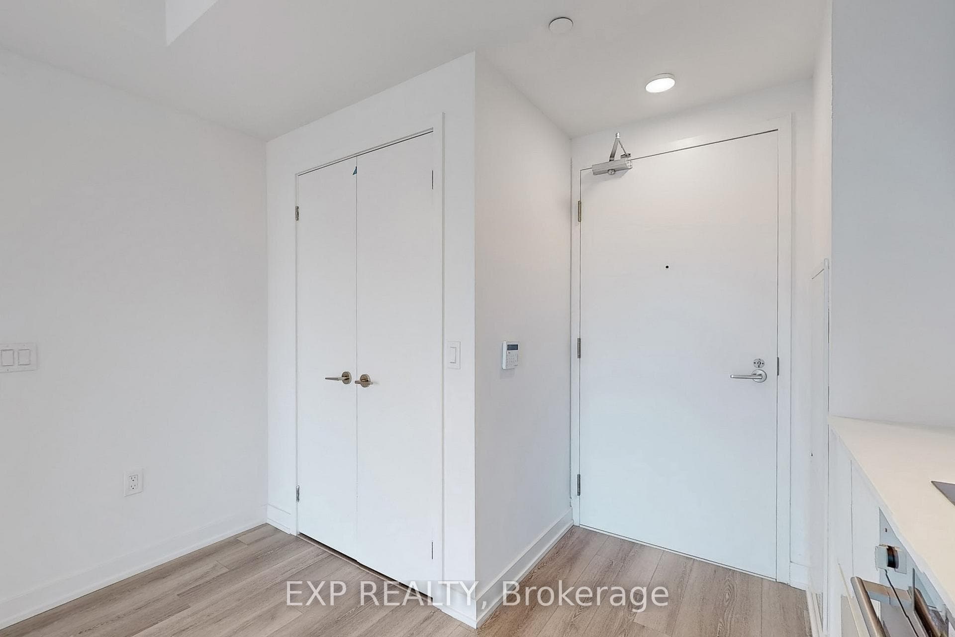Spacious, Open Entry