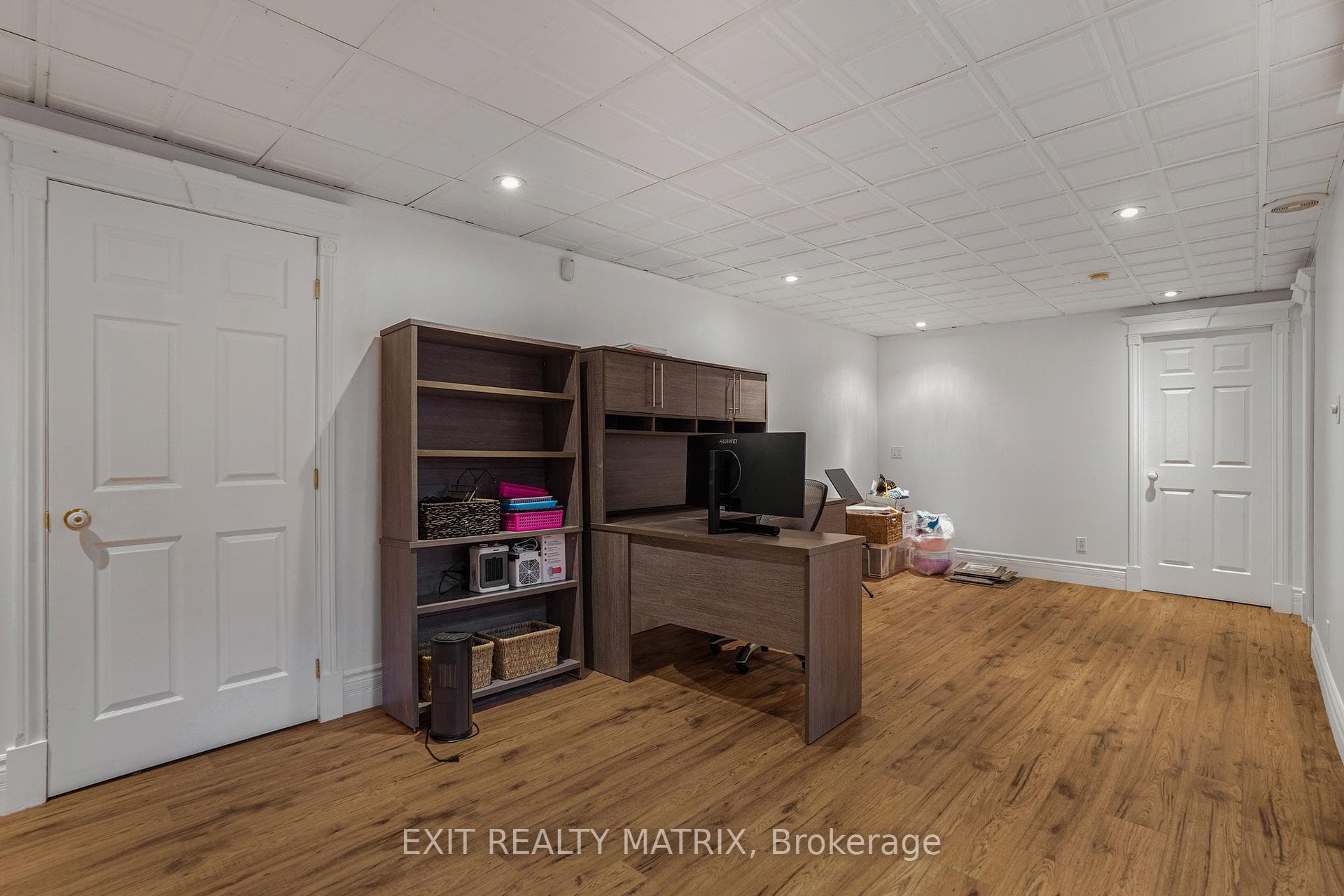 136 Martel Crescent photo 24
