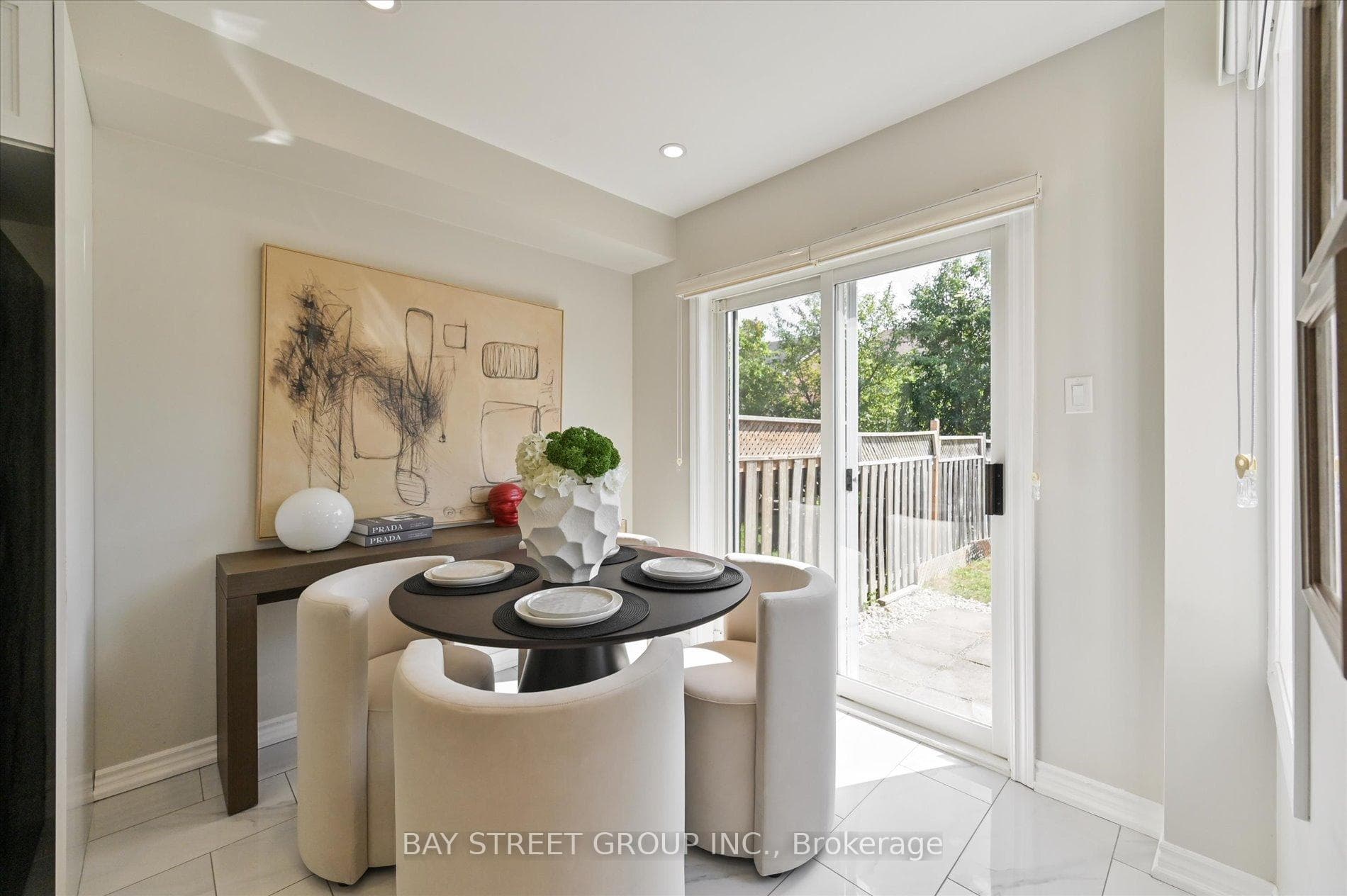 71 Silverdart Crescent photo 16