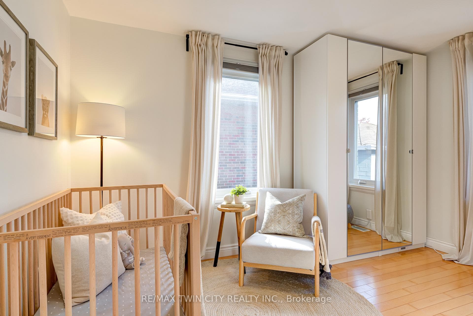 12 Nineteenth Street photo 11